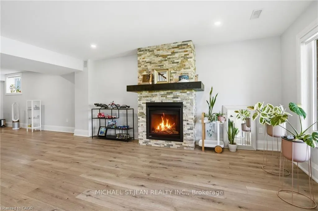 Photo 30 of 59 Swan Avenue, Pelham, Fonthill — HOMEH