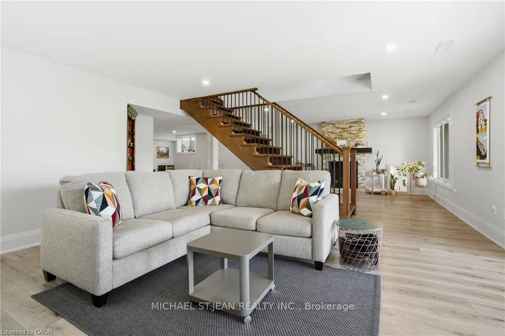 Photo 32 of 59 Swan Avenue, Pelham, Fonthill — HOMEH