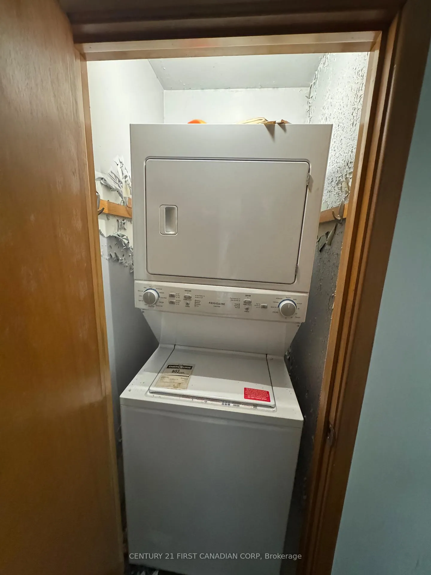 Photo 15 of 100 Susan Avenue, London, East D — HOMEH