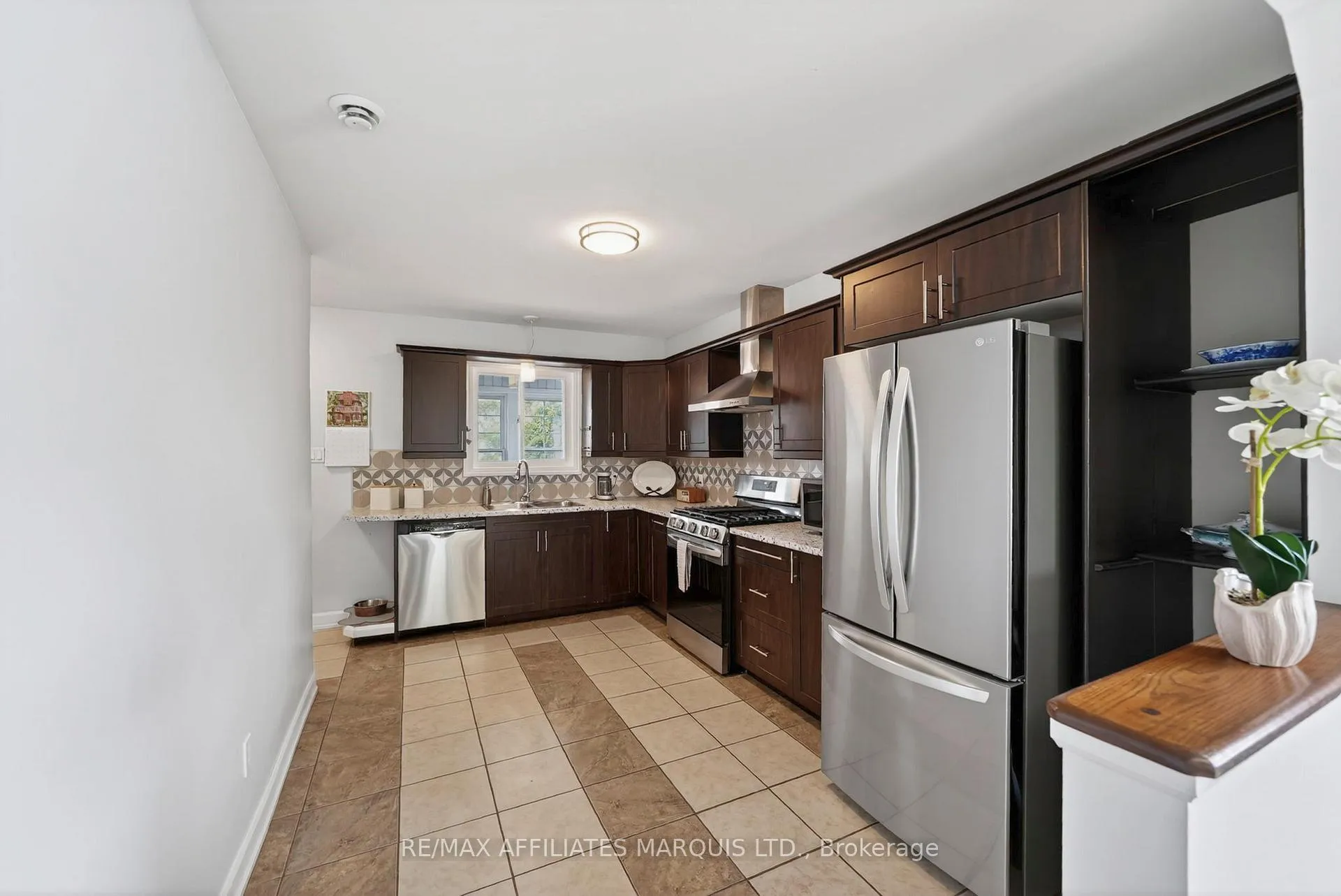Photo 11 of 107 Tollgate Road W, Cornwall, Cornwall — HOMEH