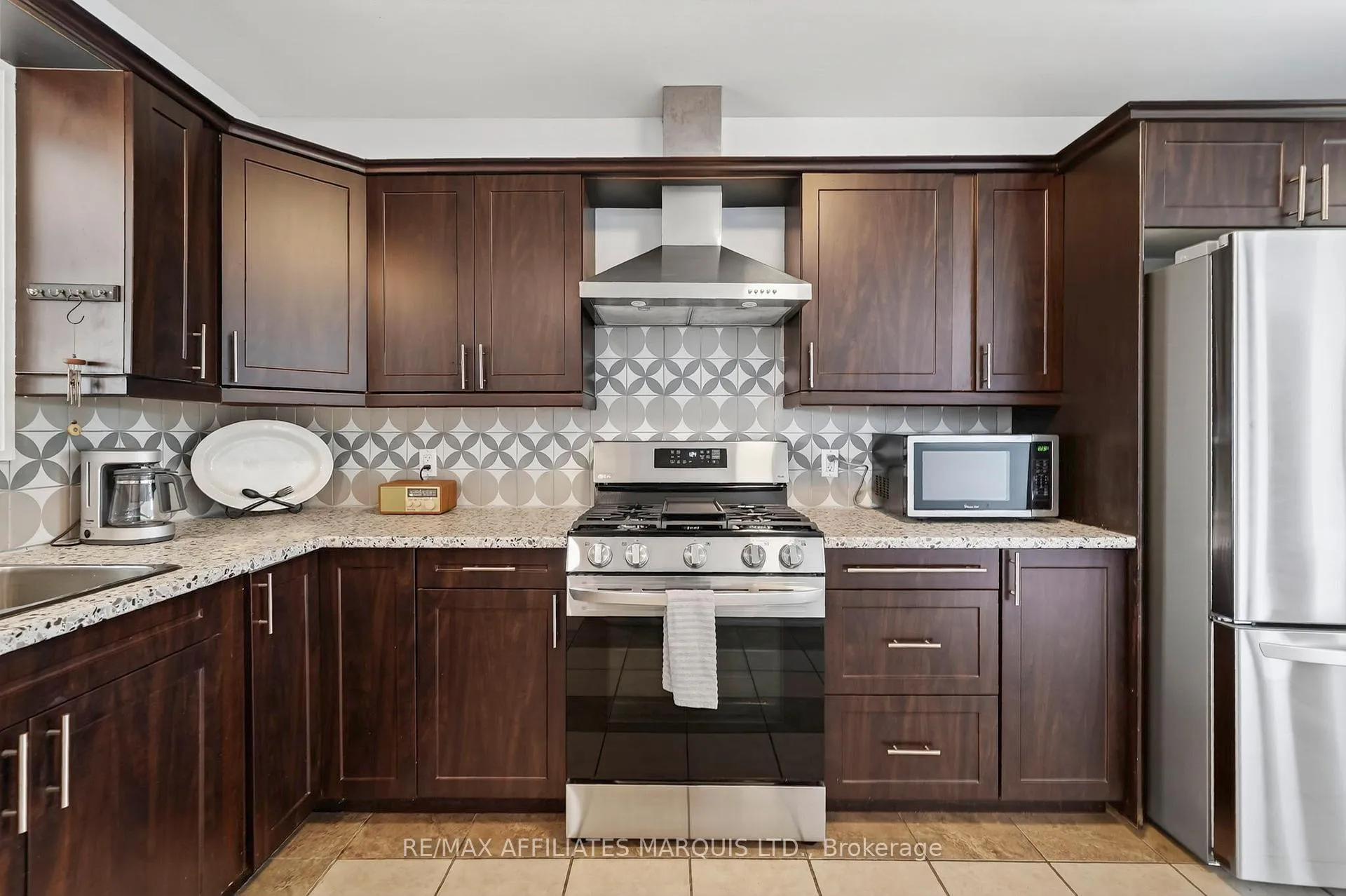 Photo 12 of 107 Tollgate Road W, Cornwall, Cornwall — HOMEH