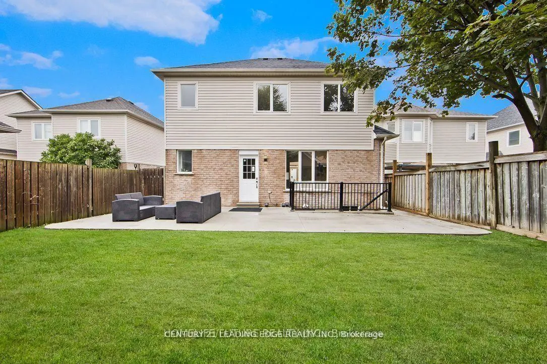 Photo 10 of Unit Basement, 89 Eric Clarke Drive, Whitby, Rolling Acres — HOMEH