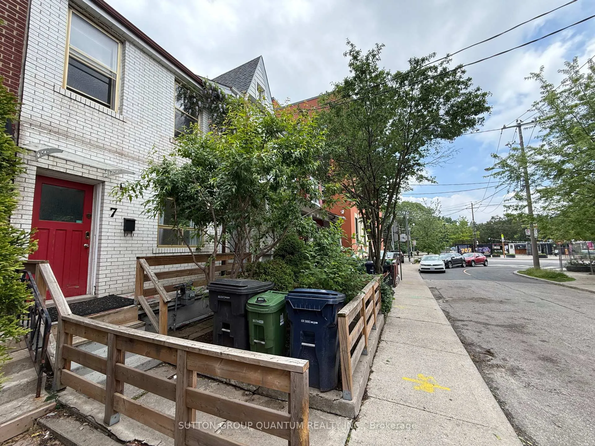 Photo 2 of 7 Casimir Street, Toronto, Kensington-Chinatown — HOMEH