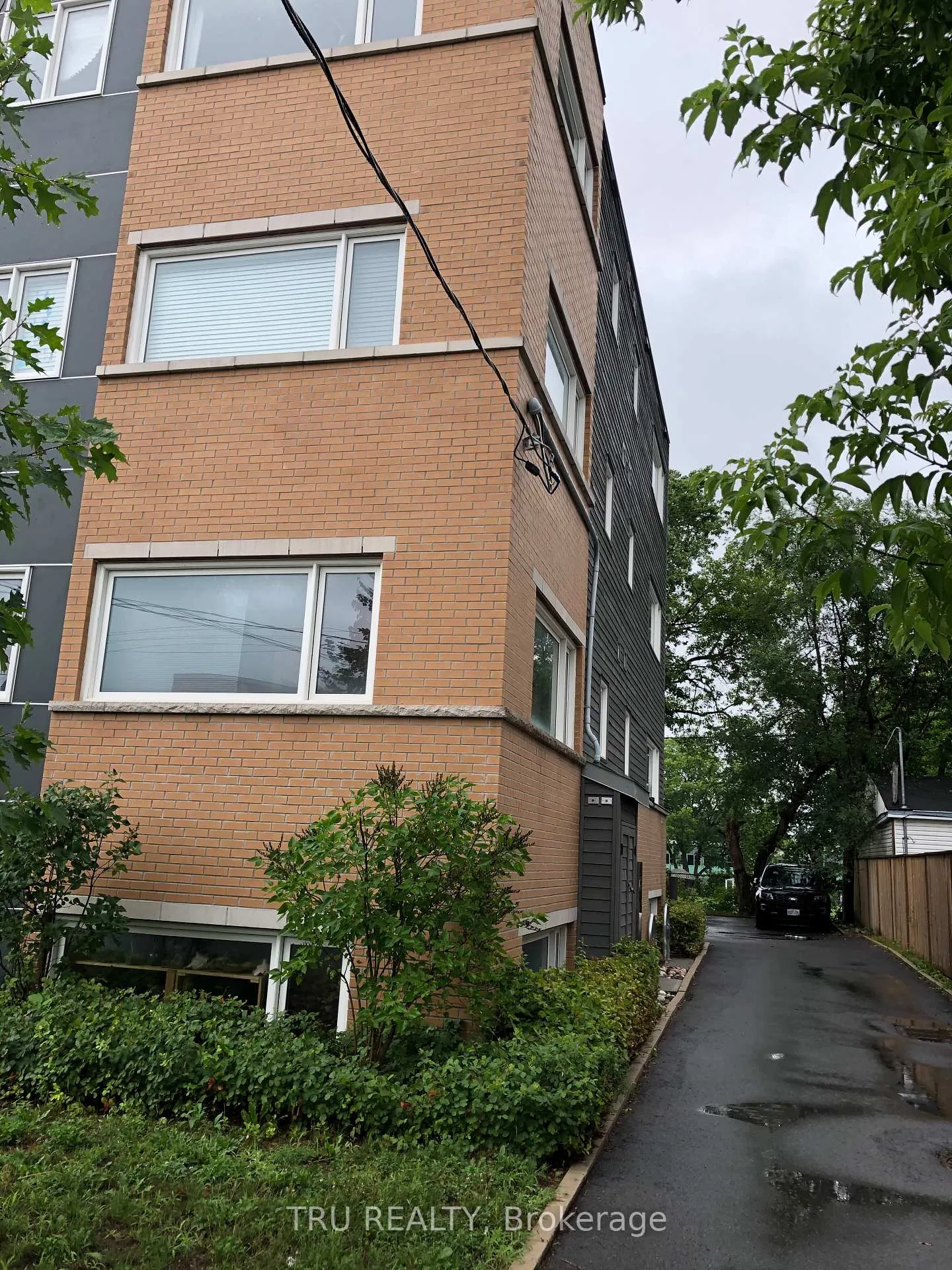 Photo 2 of Unit 2, 335 Olmstead Street, Ottawa, Vanier — HOMEH