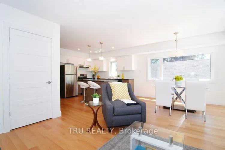 Photo 5 of Unit 2, 335 Olmstead Street, Ottawa, Vanier — HOMEH