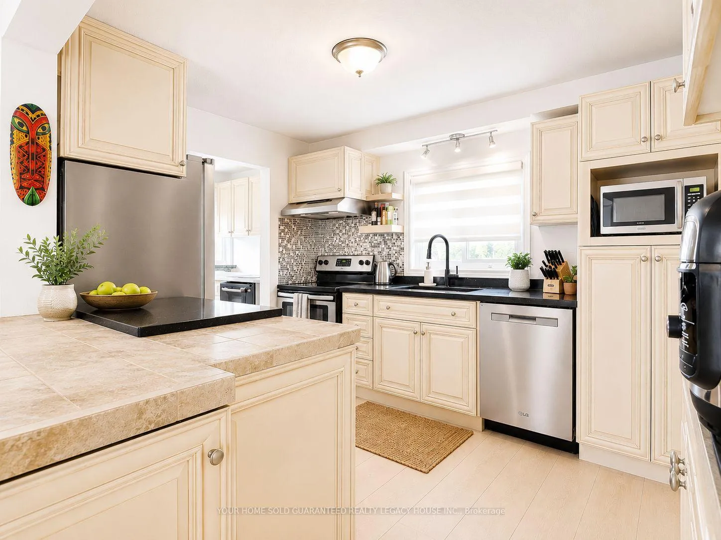 Photo 6 of 254 Pine Beach Drive, Georgina, Keswick South — HOMEH