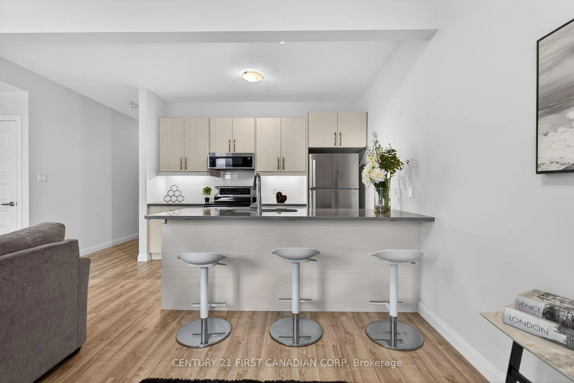 Photo 6 of Unit 9, 807 Kleinburg Drive, London, North B — HOMEH