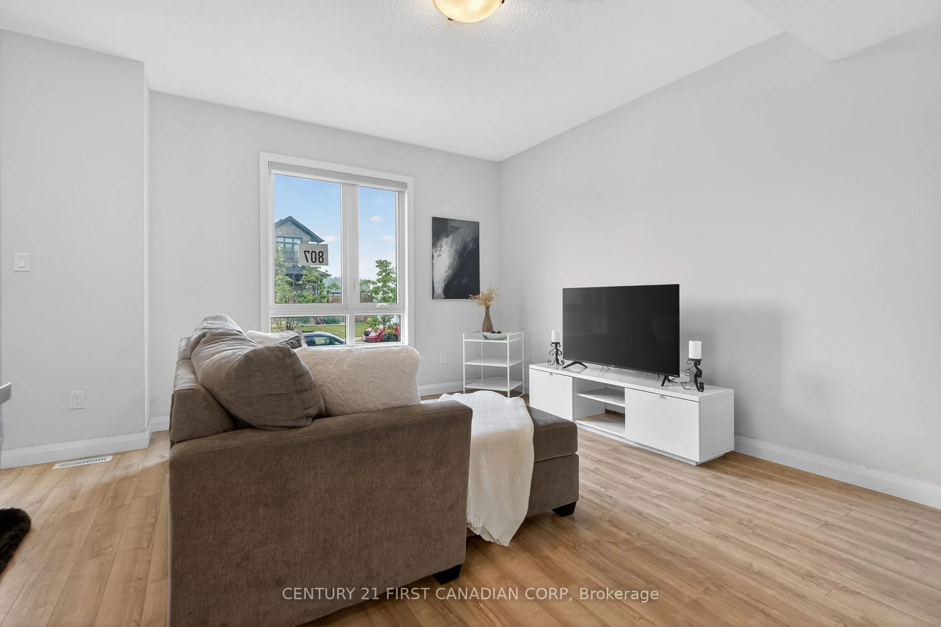 Photo 10 of Unit 9, 807 Kleinburg Drive, London, North B — HOMEH