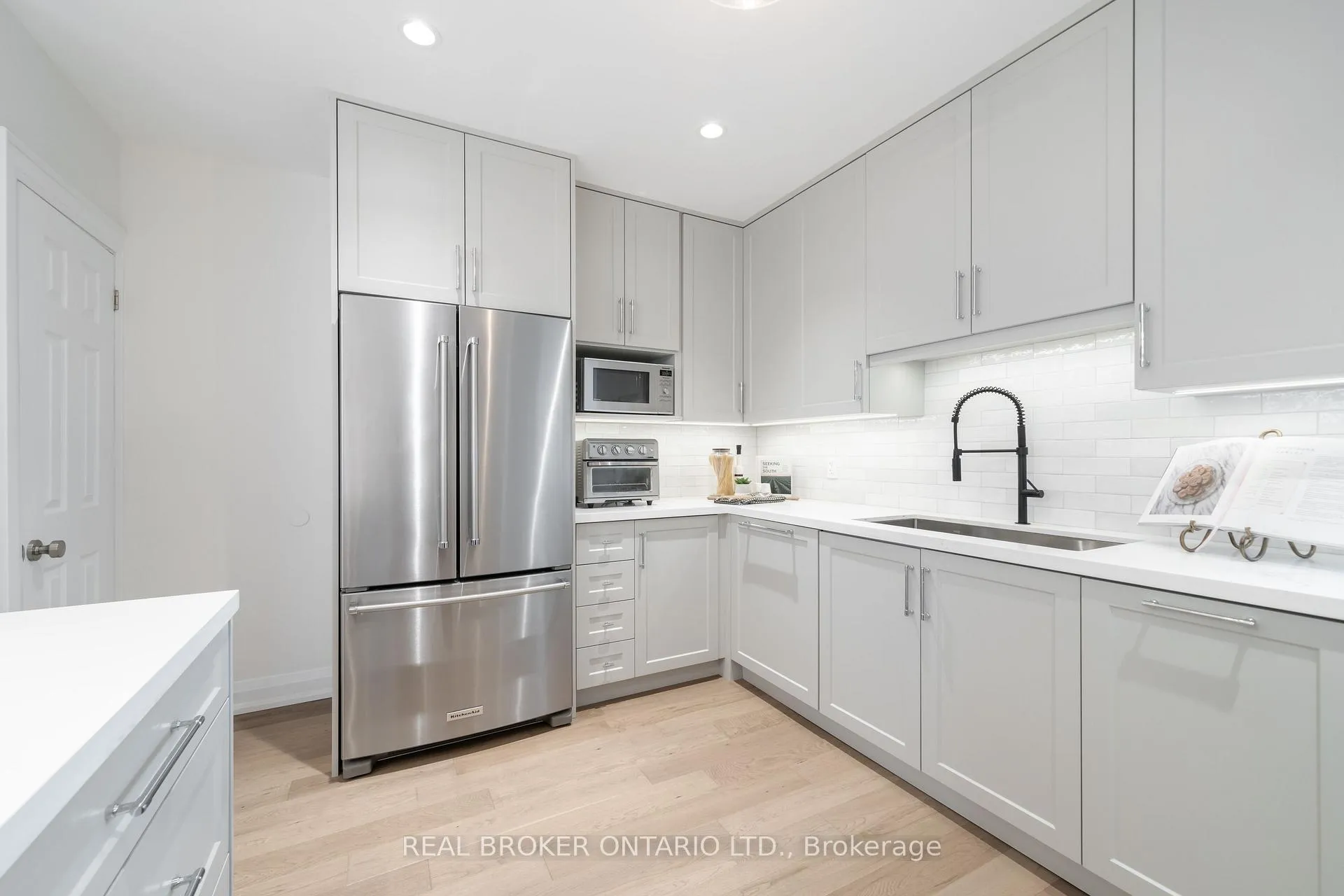 Photo 10 of 162 Coleman Avenue, Toronto, East End-Danforth — HOMEH