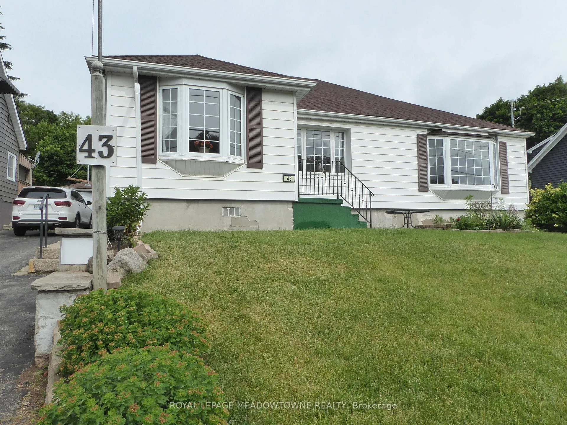 Photo 1 of 43 Cobblehill Road, Halton Hills, Acton — HOMEH
