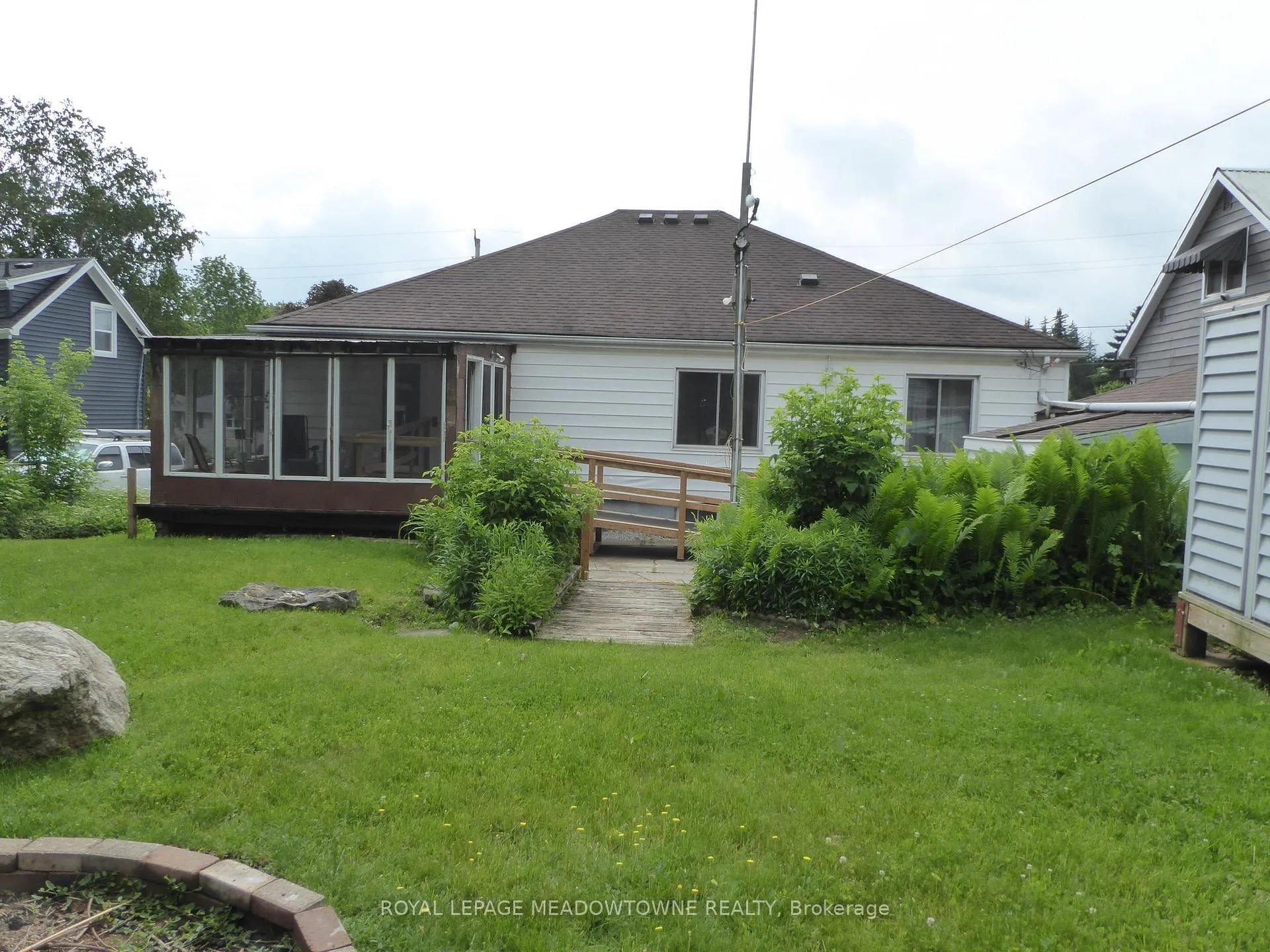 Photo 27 of 43 Cobblehill Road, Halton Hills, Acton — HOMEH