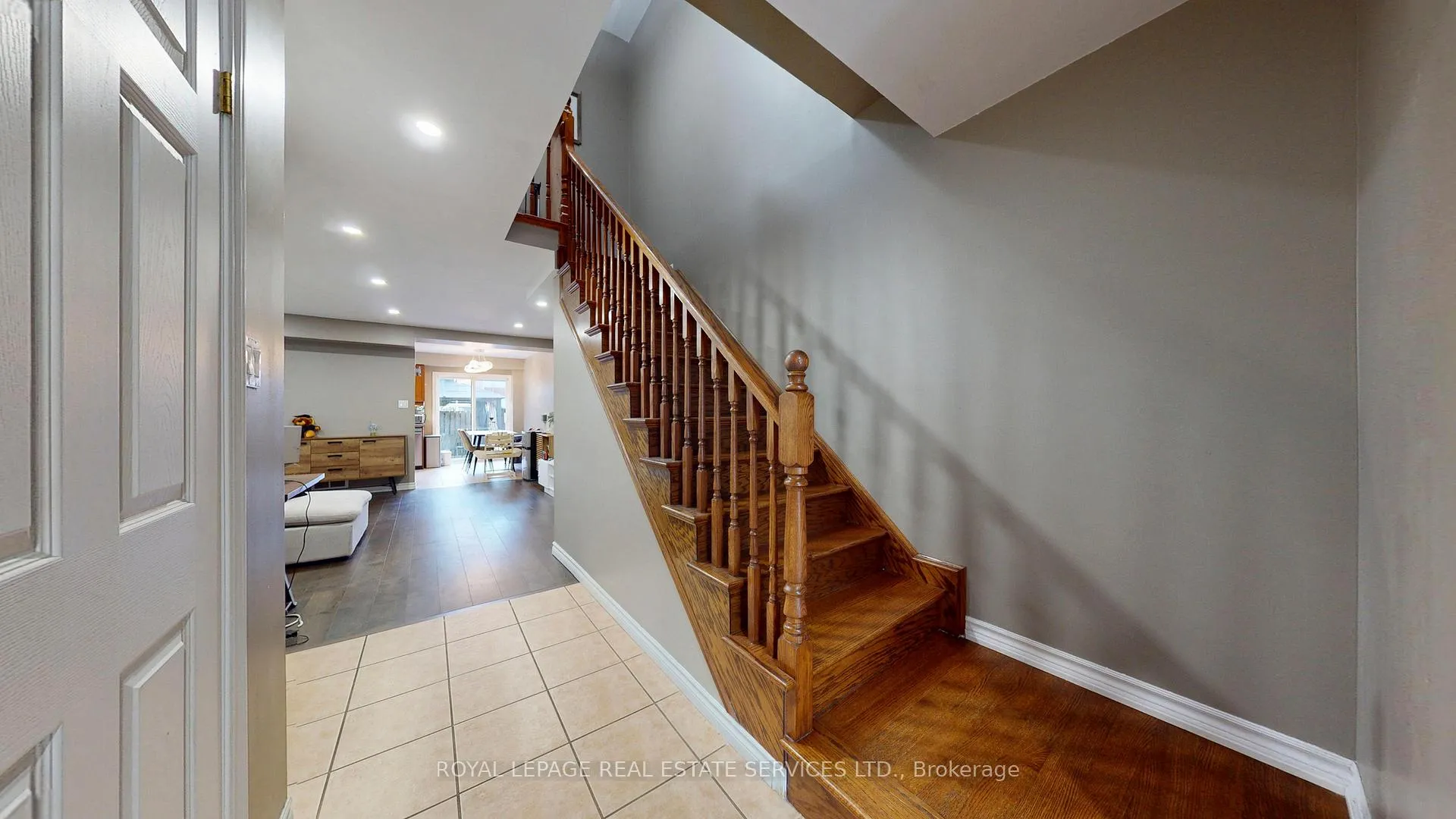 Photo 15 of 65 Morwick Drive, Hamilton, Ancaster — HOMEH