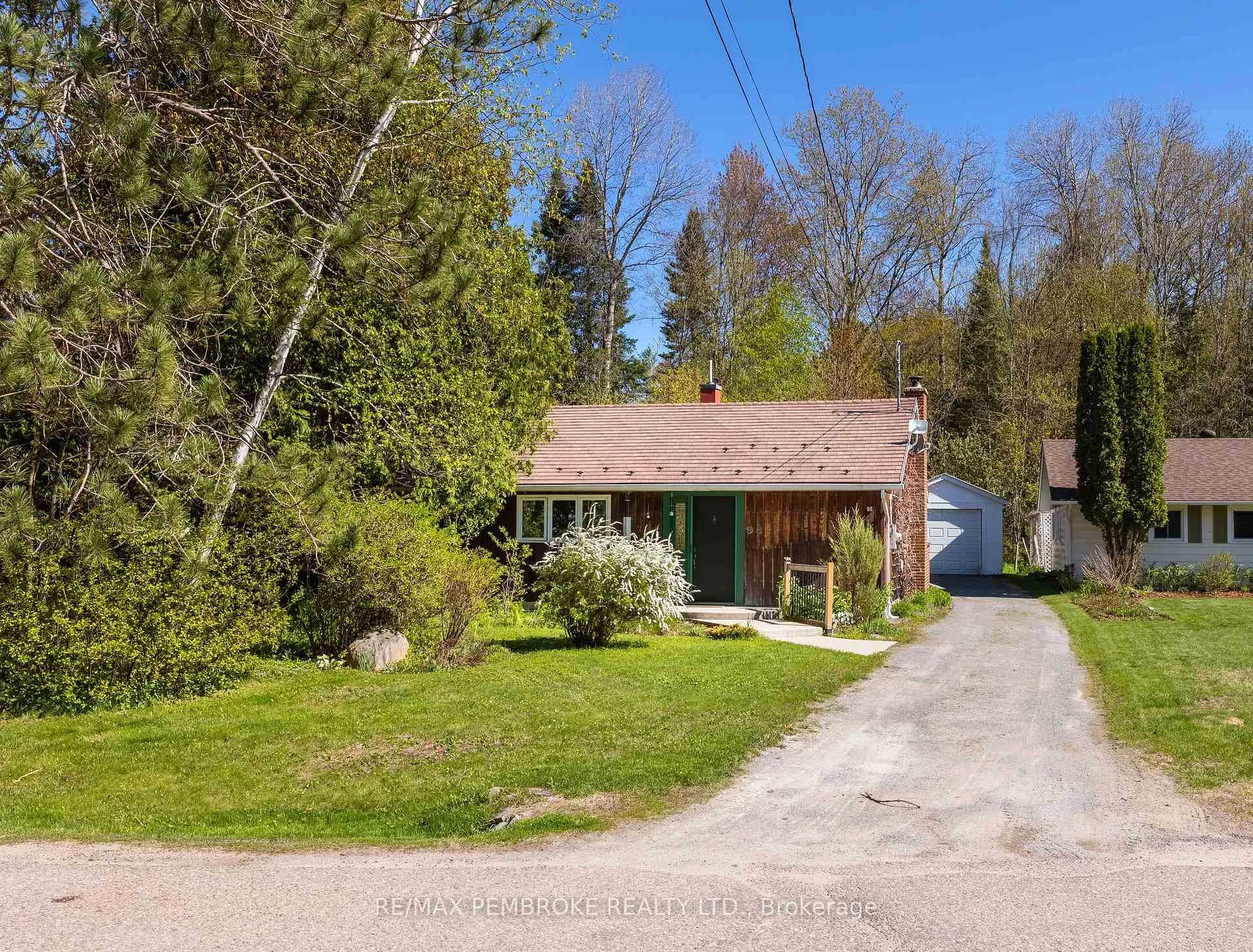 Photo 5 of 98 Glendale Avenue, Deep River, Deep River — HOMEH