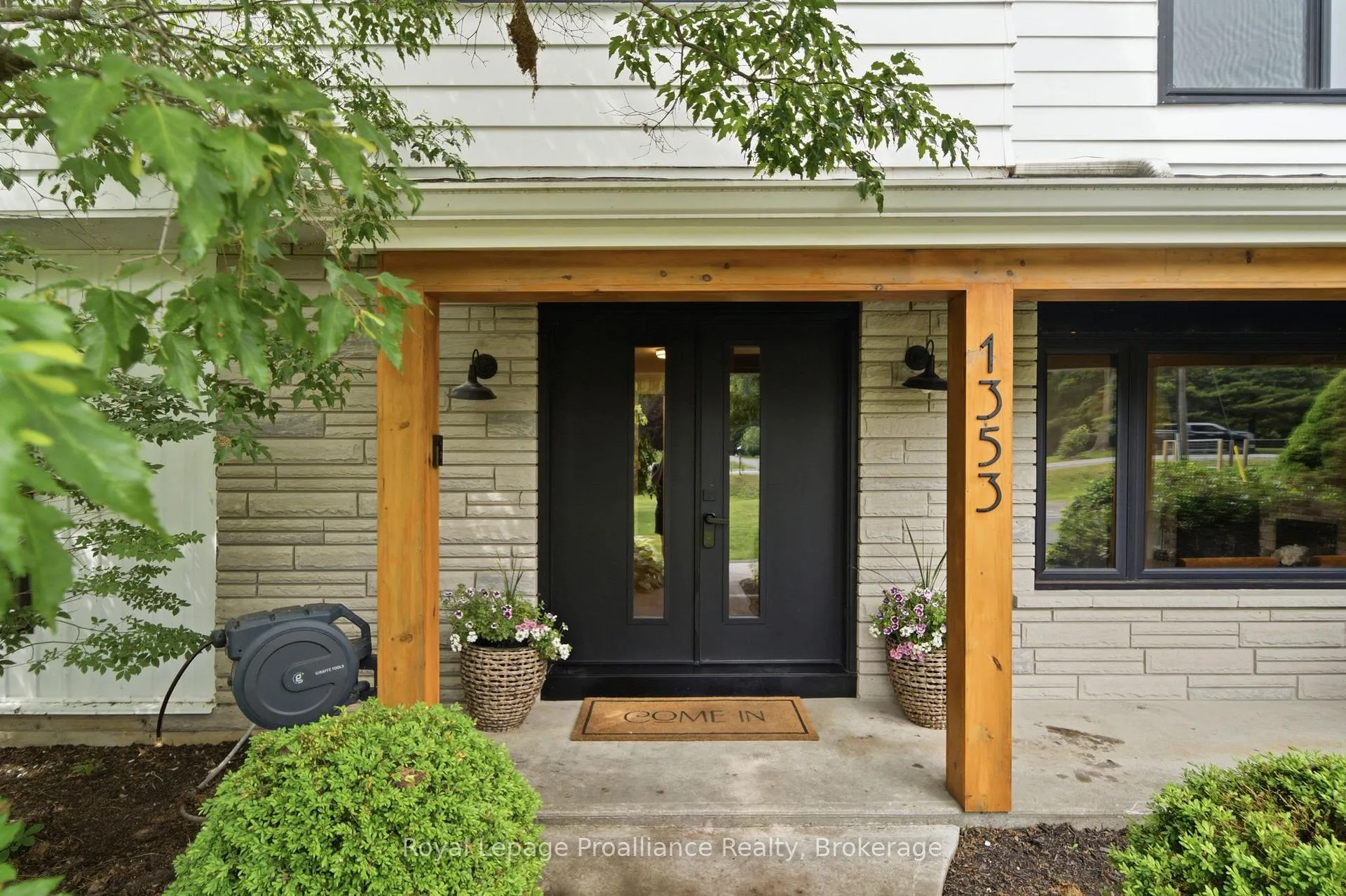 Photo 5 of 1353 Wallbridge Loyalist Road, Quinte West, Sidney Ward — HOMEH