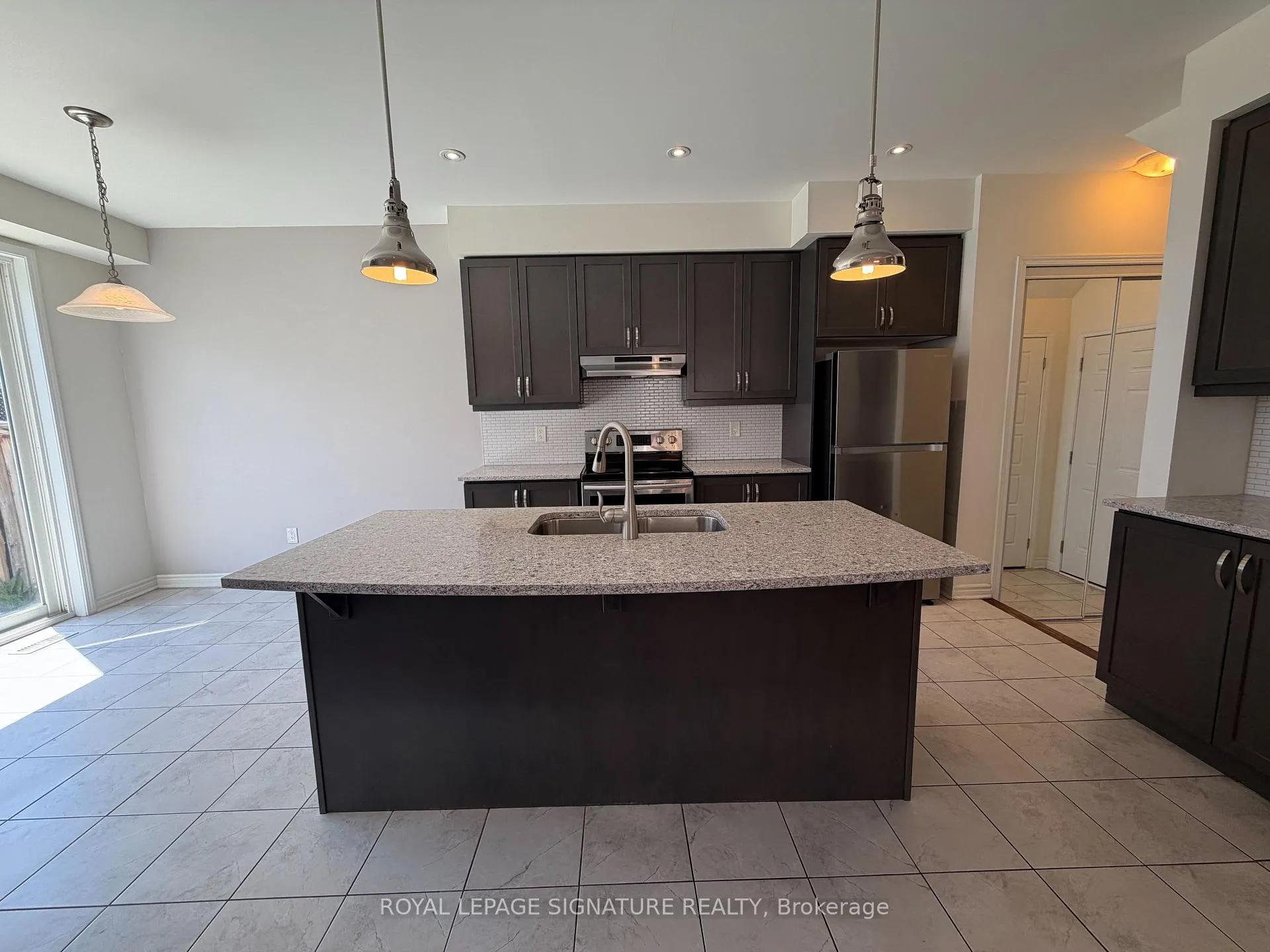 Photo 7 of 1378 Day Terrace, Milton, Ford — HOMEH
