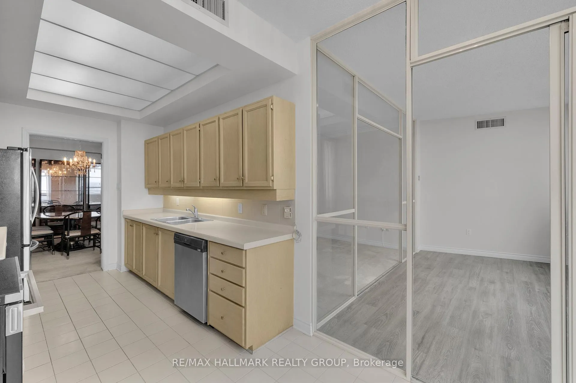 Photo 10 of Unit 2204, 1480 Riverside Drive, Ottawa, Riverview Park — HOMEH