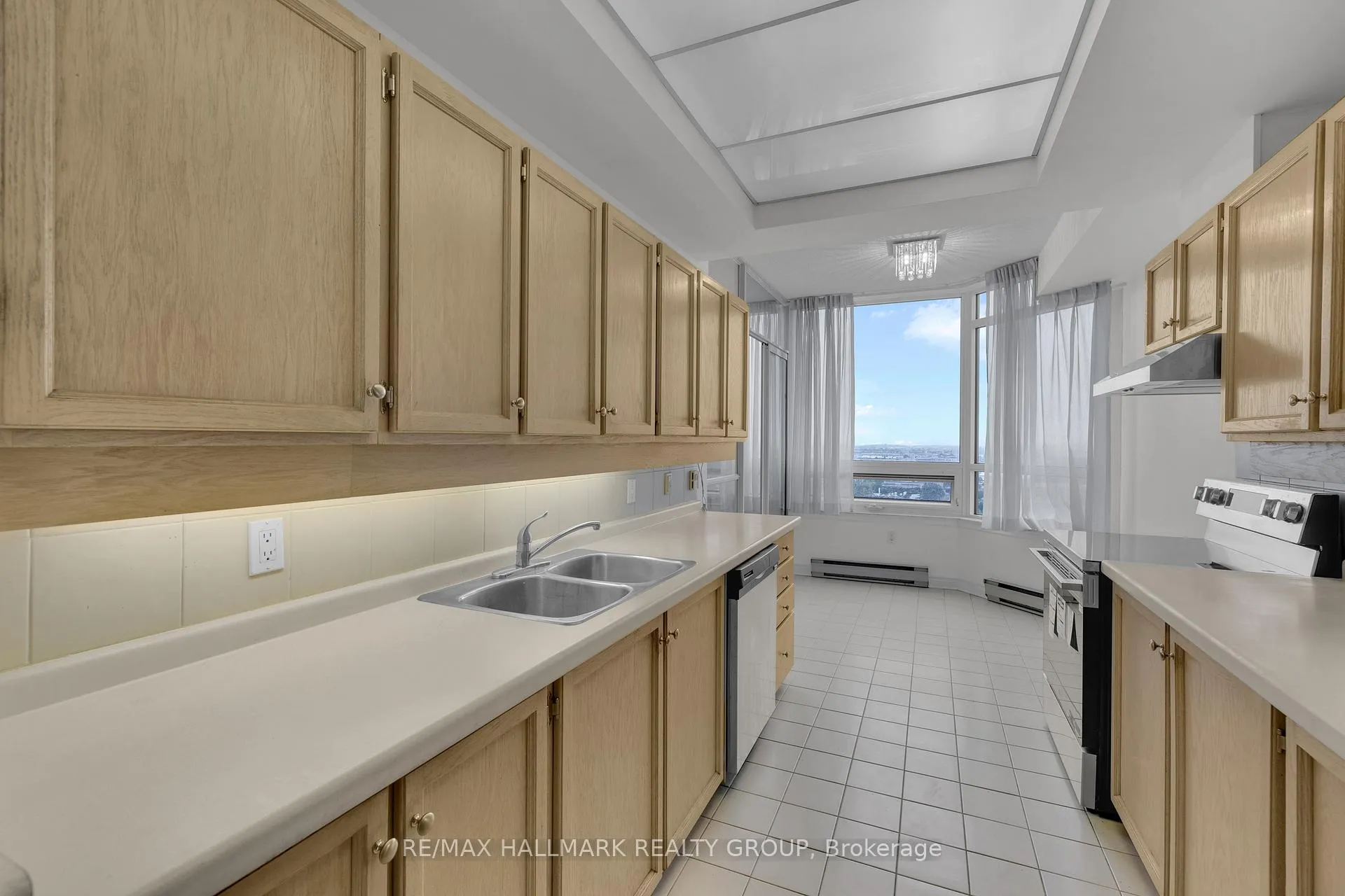 Photo 13 of Unit 2204, 1480 Riverside Drive, Ottawa, Riverview Park — HOMEH
