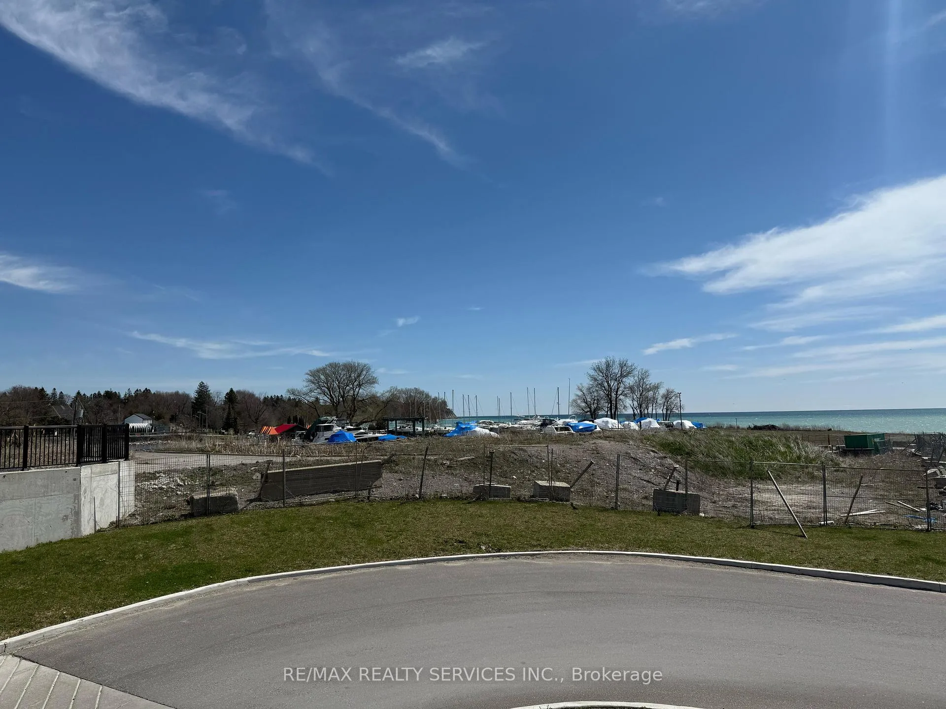 Photo 5 of Unit 229, 50 Lakebreeze Drive, Clarington, Newcastle — HOMEH