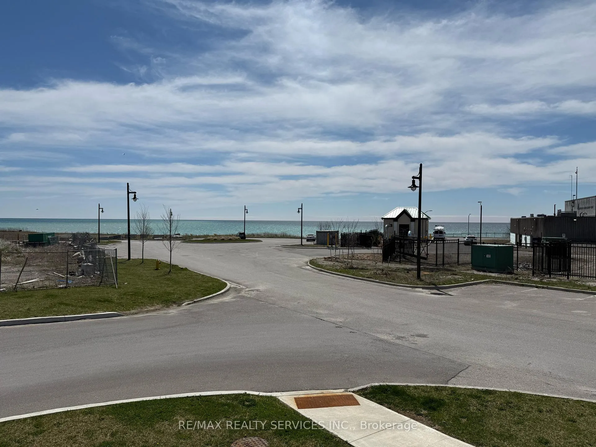 Photo 7 of Unit 229, 50 Lakebreeze Drive, Clarington, Newcastle — HOMEH
