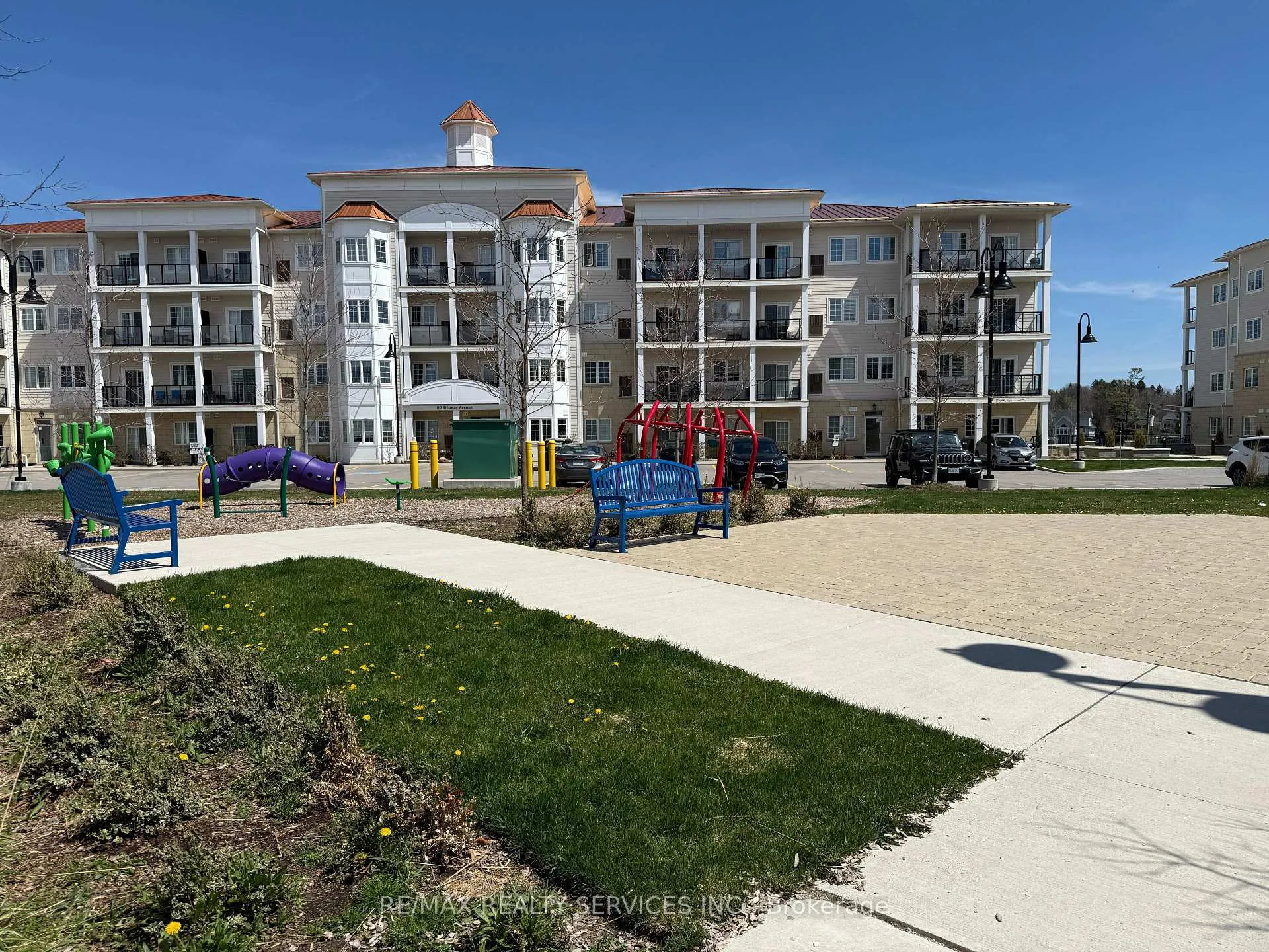 Photo 8 of Unit 229, 50 Lakebreeze Drive, Clarington, Newcastle — HOMEH