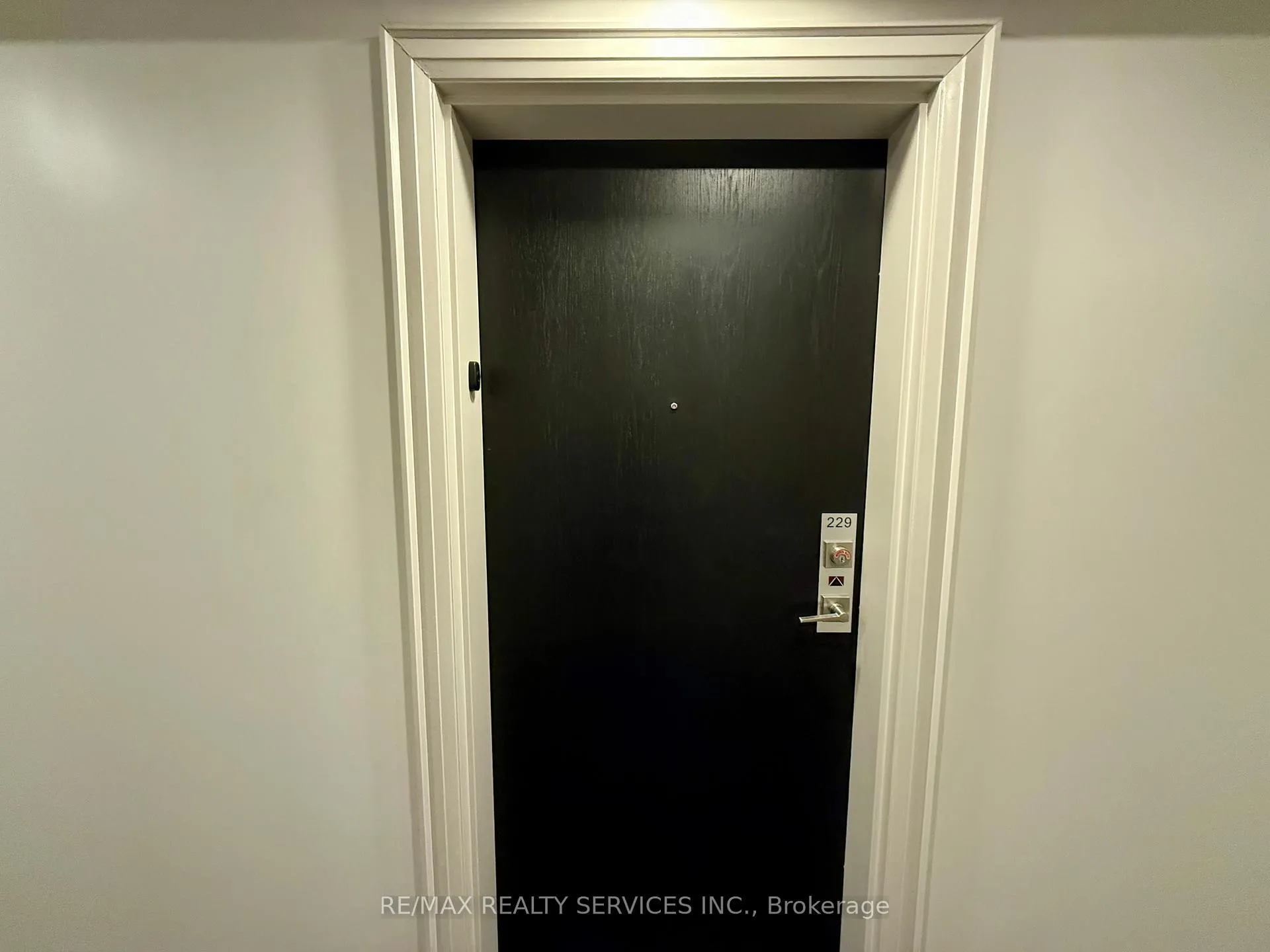 Photo 10 of Unit 229, 50 Lakebreeze Drive, Clarington, Newcastle — HOMEH