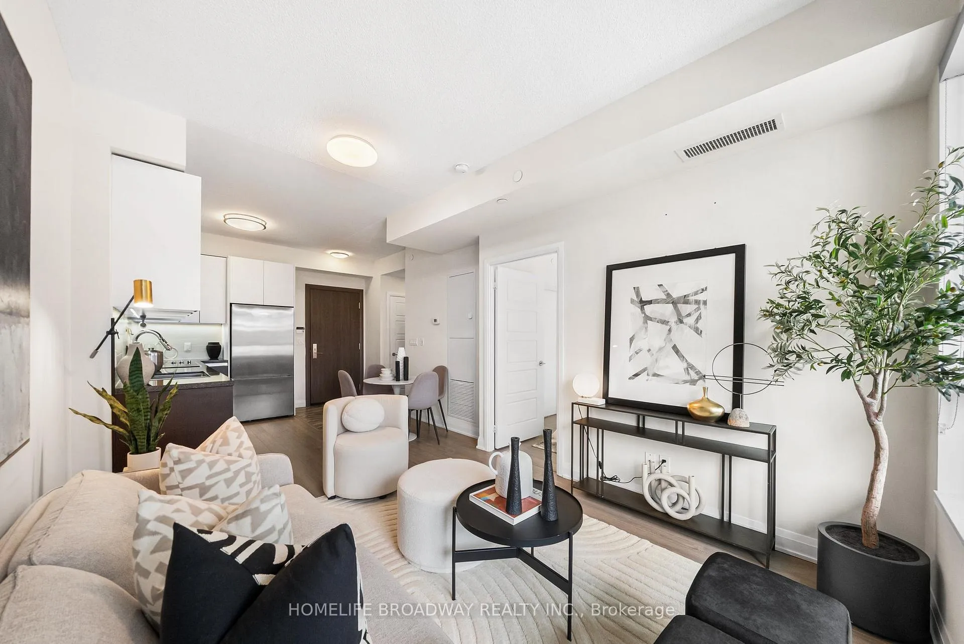 Photo 9 of Unit 302, 15 Water Walk Drive, Markham, Unionville — HOMEH