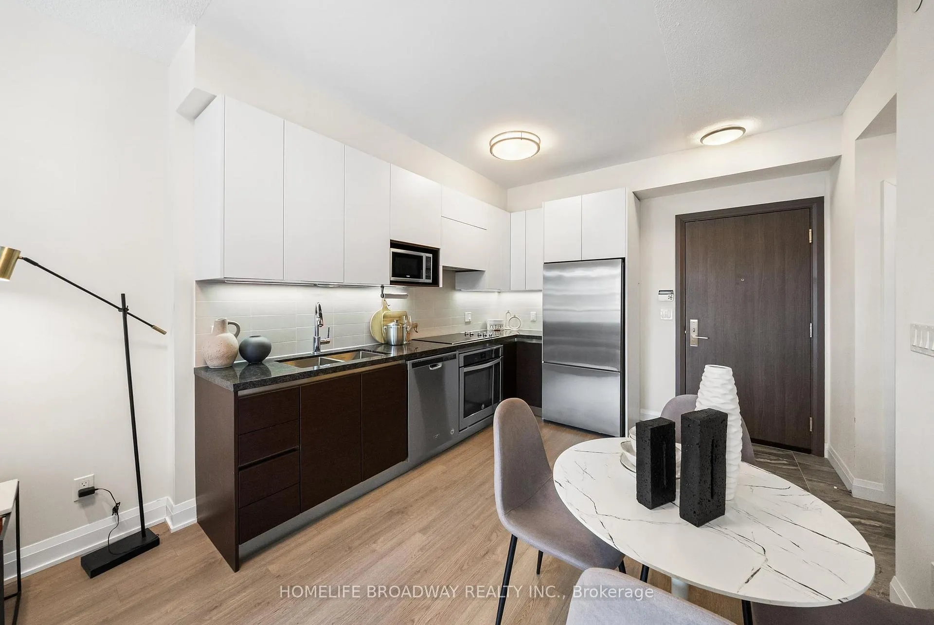 Photo 11 of Unit 302, 15 Water Walk Drive, Markham, Unionville — HOMEH