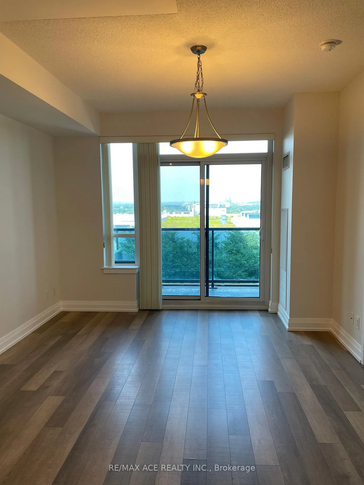 Photo 10 of Unit 508, 7167 Yonge Street, Markham, Grandview — HOMEH