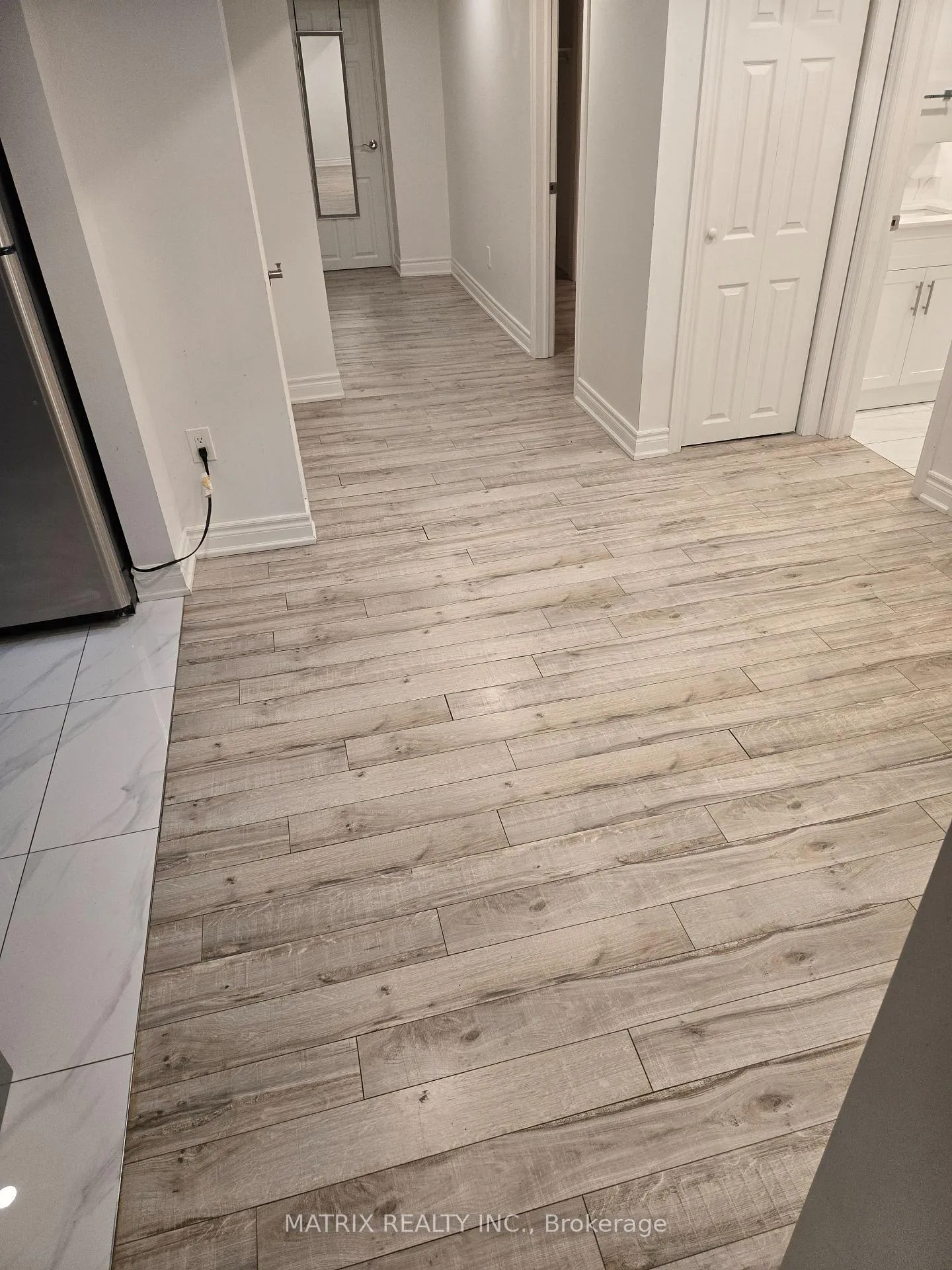 Photo 4 of 20 Arkona Drive, Scarborough, Tam O'Shanter-Sullivan — HOMEH