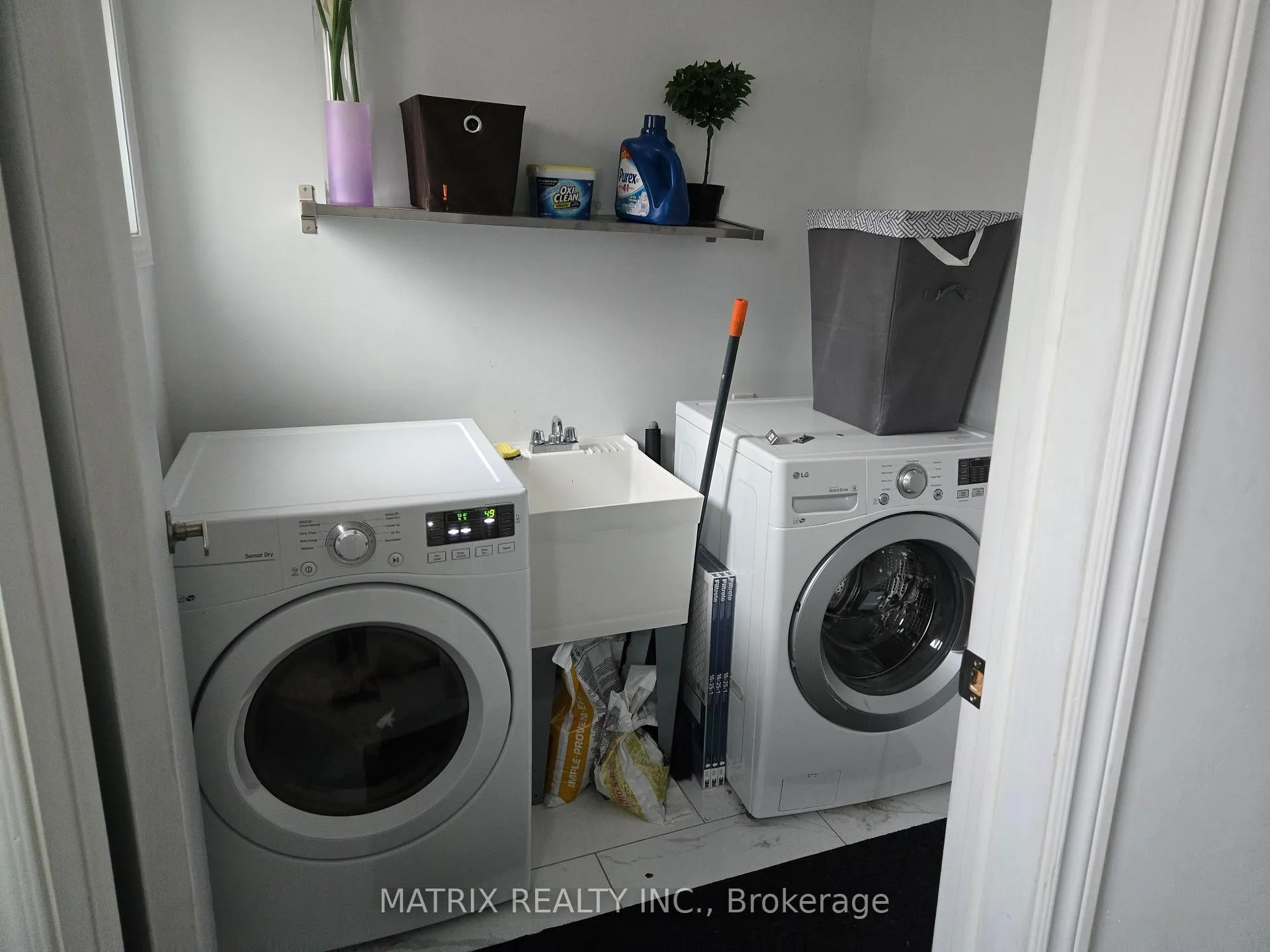 Photo 9 of 20 Arkona Drive, Scarborough, Tam O'Shanter-Sullivan — HOMEH