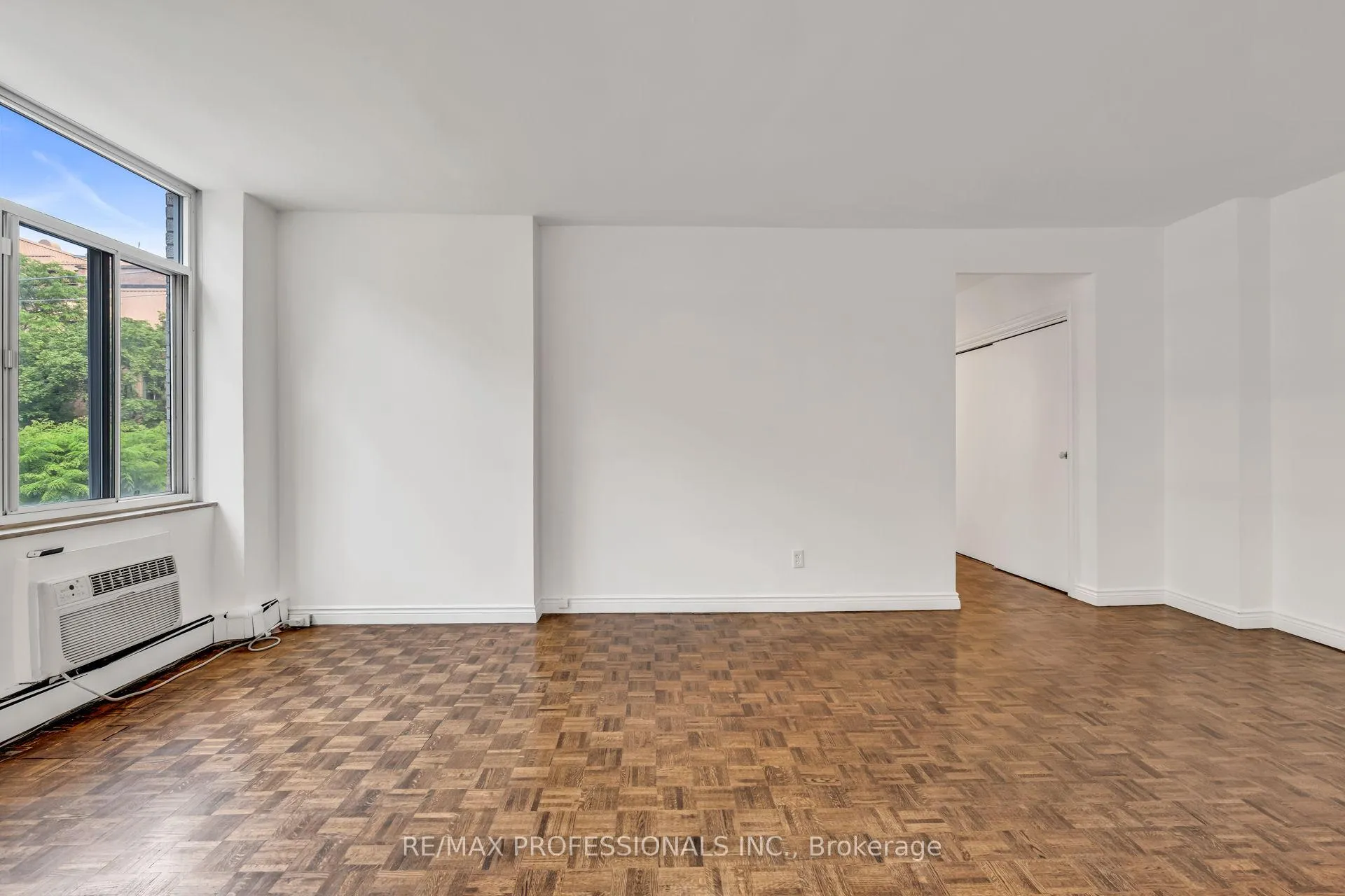 Photo 7 of Unit 303, 335 Lonsdale Road, Toronto, Forest Hill South — HOMEH