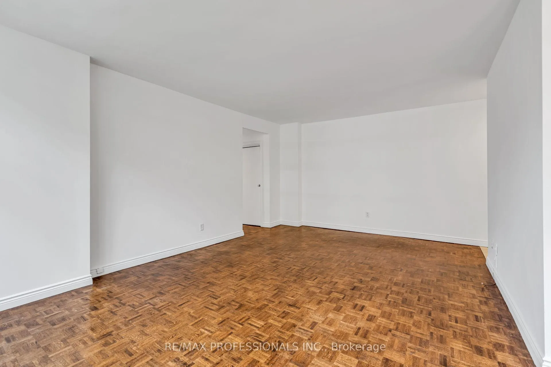 Photo 8 of Unit 303, 335 Lonsdale Road, Toronto, Forest Hill South — HOMEH