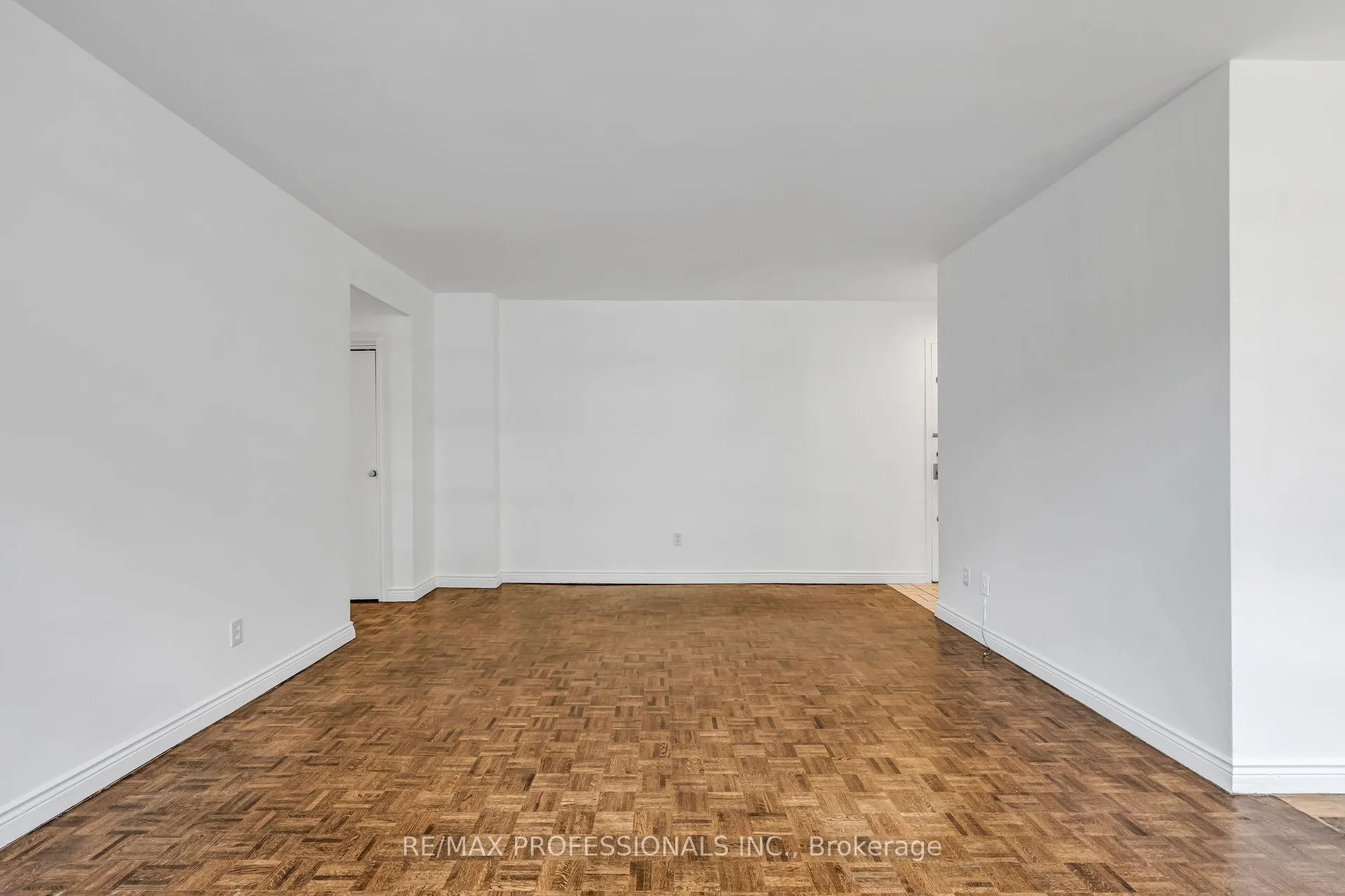Photo 9 of Unit 303, 335 Lonsdale Road, Toronto, Forest Hill South — HOMEH