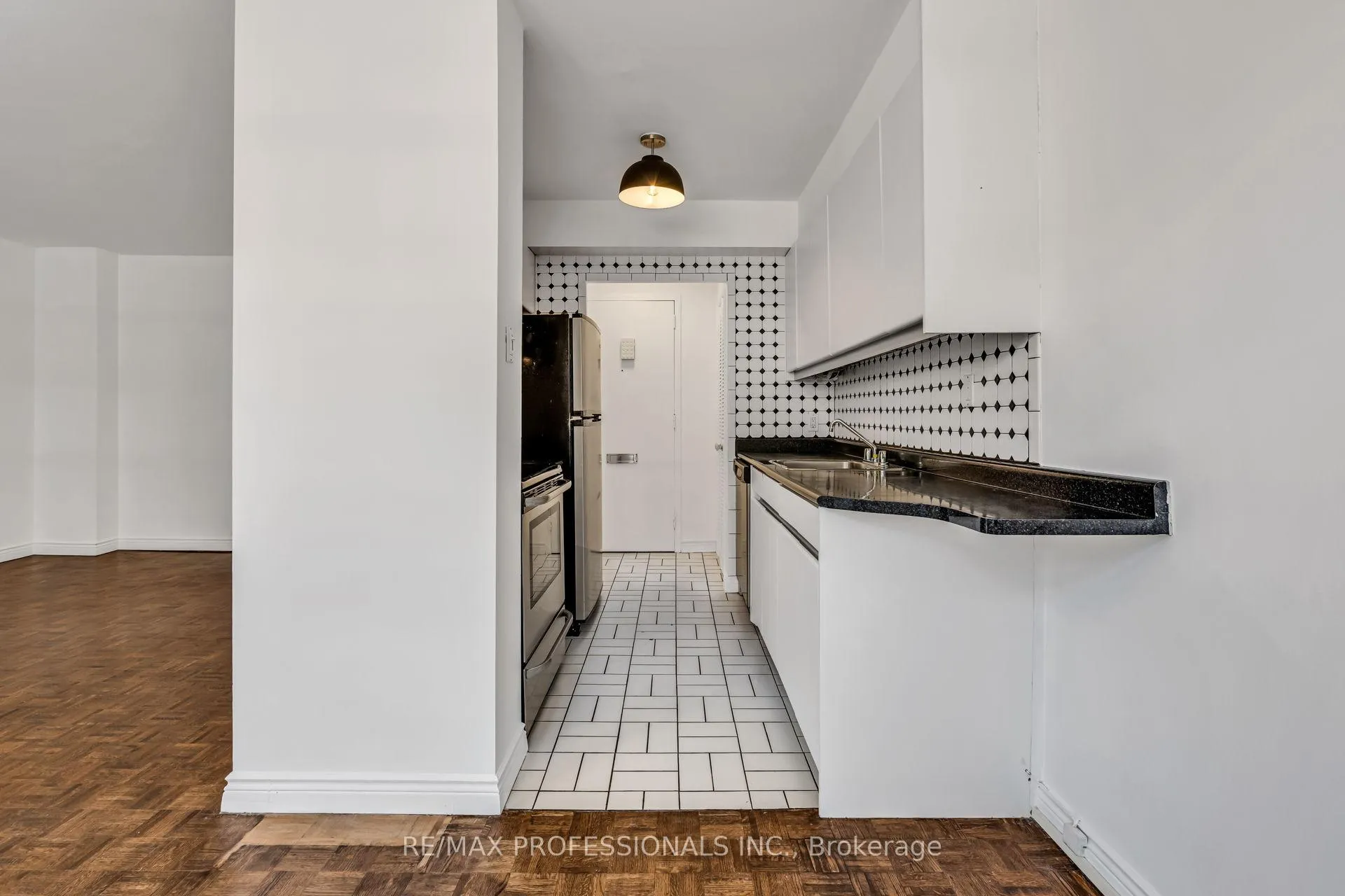 Photo 11 of Unit 303, 335 Lonsdale Road, Toronto, Forest Hill South — HOMEH