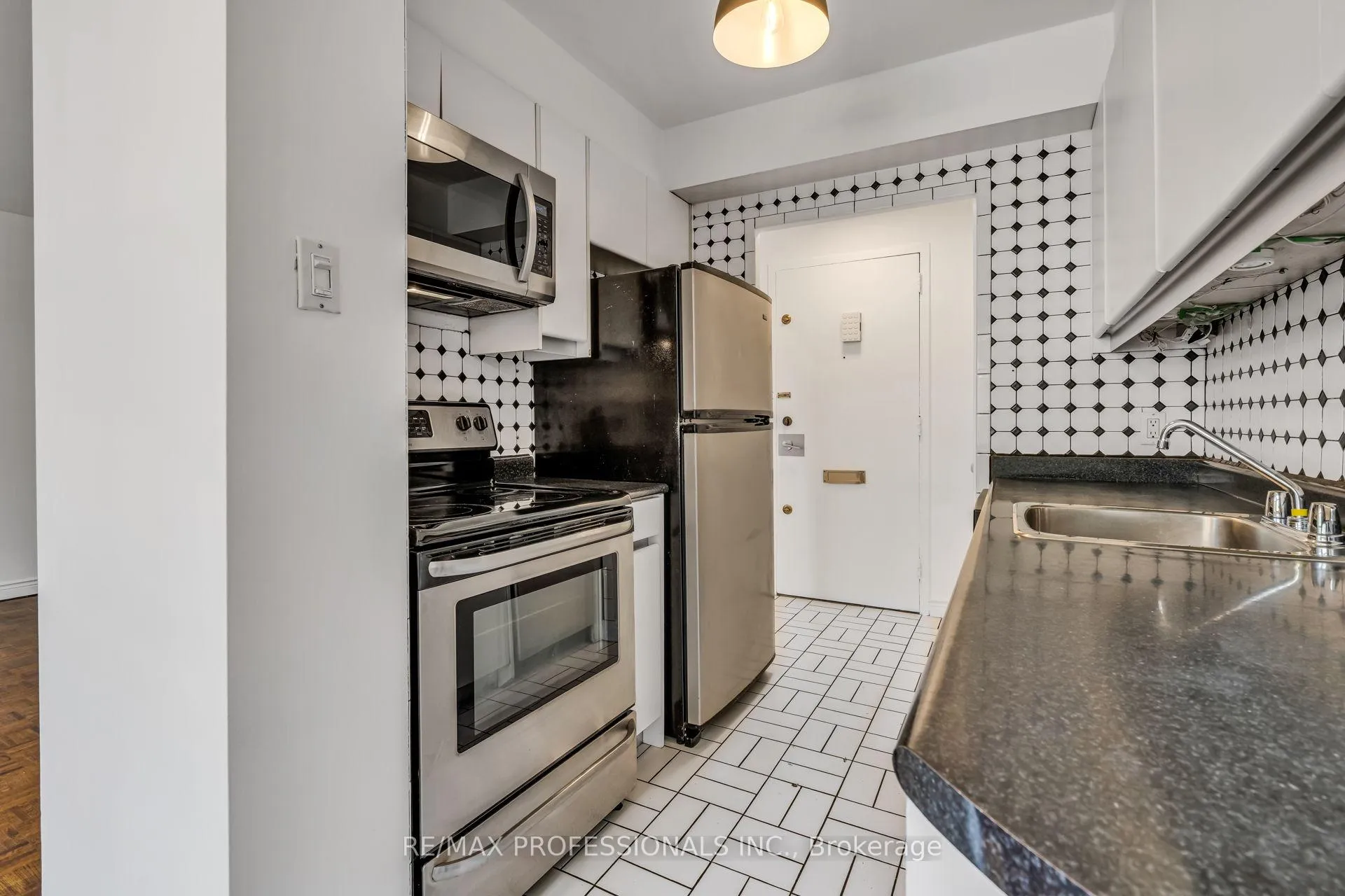 Photo 12 of Unit 303, 335 Lonsdale Road, Toronto, Forest Hill South — HOMEH