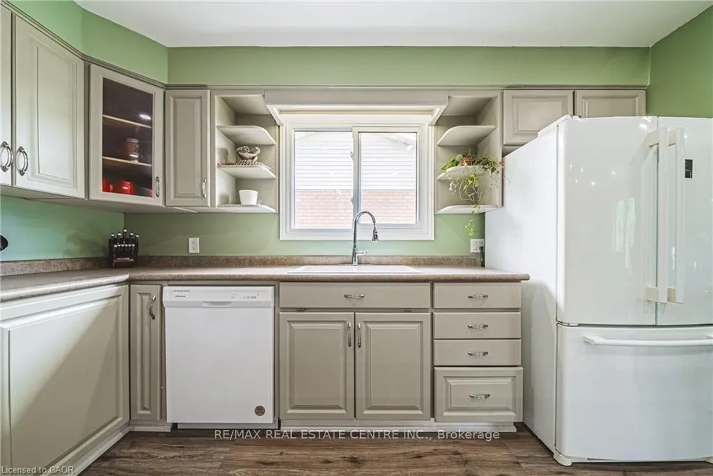 Photo 14 of 27 Ludlow Crescent, Brantford, Lynden Hills — HOMEH