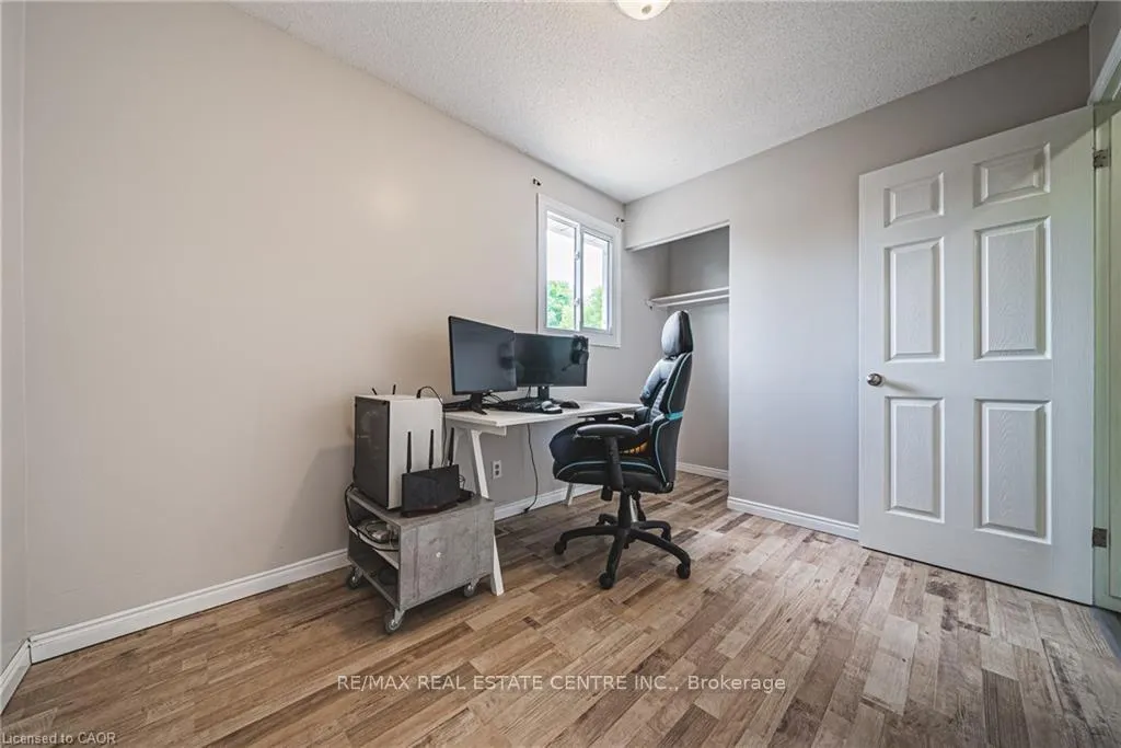 Photo 25 of 27 Ludlow Crescent, Brantford, Lynden Hills — HOMEH