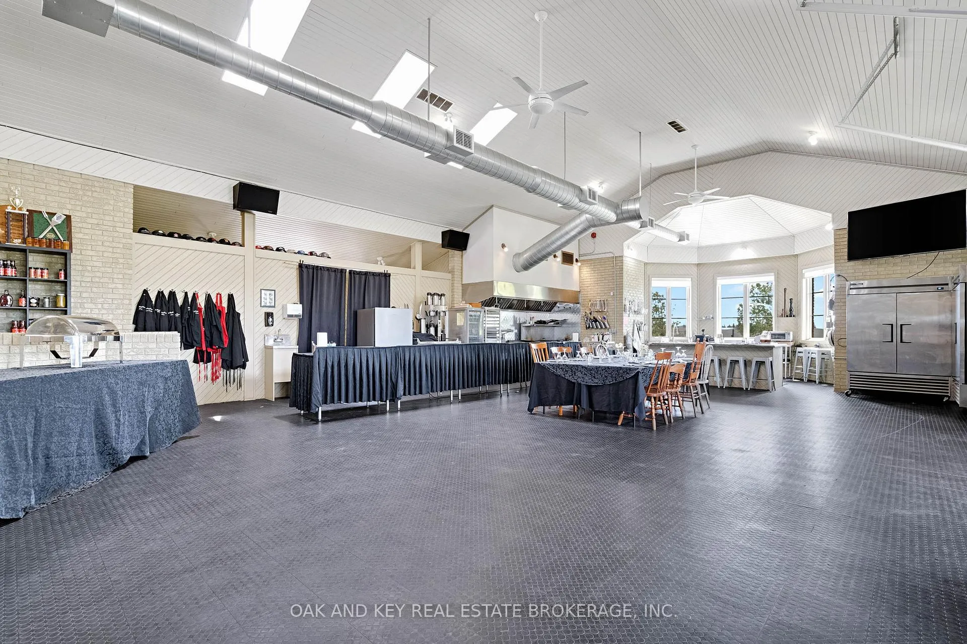 Photo 37 of 29830 Centre Road, Adelaide Metcalfe, Rural Adelaide Metcalfe — HOMEH
