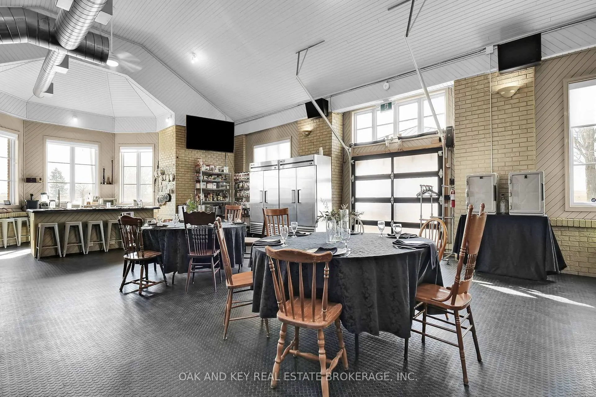 Photo 40 of 29830 Centre Road, Adelaide Metcalfe, Rural Adelaide Metcalfe — HOMEH