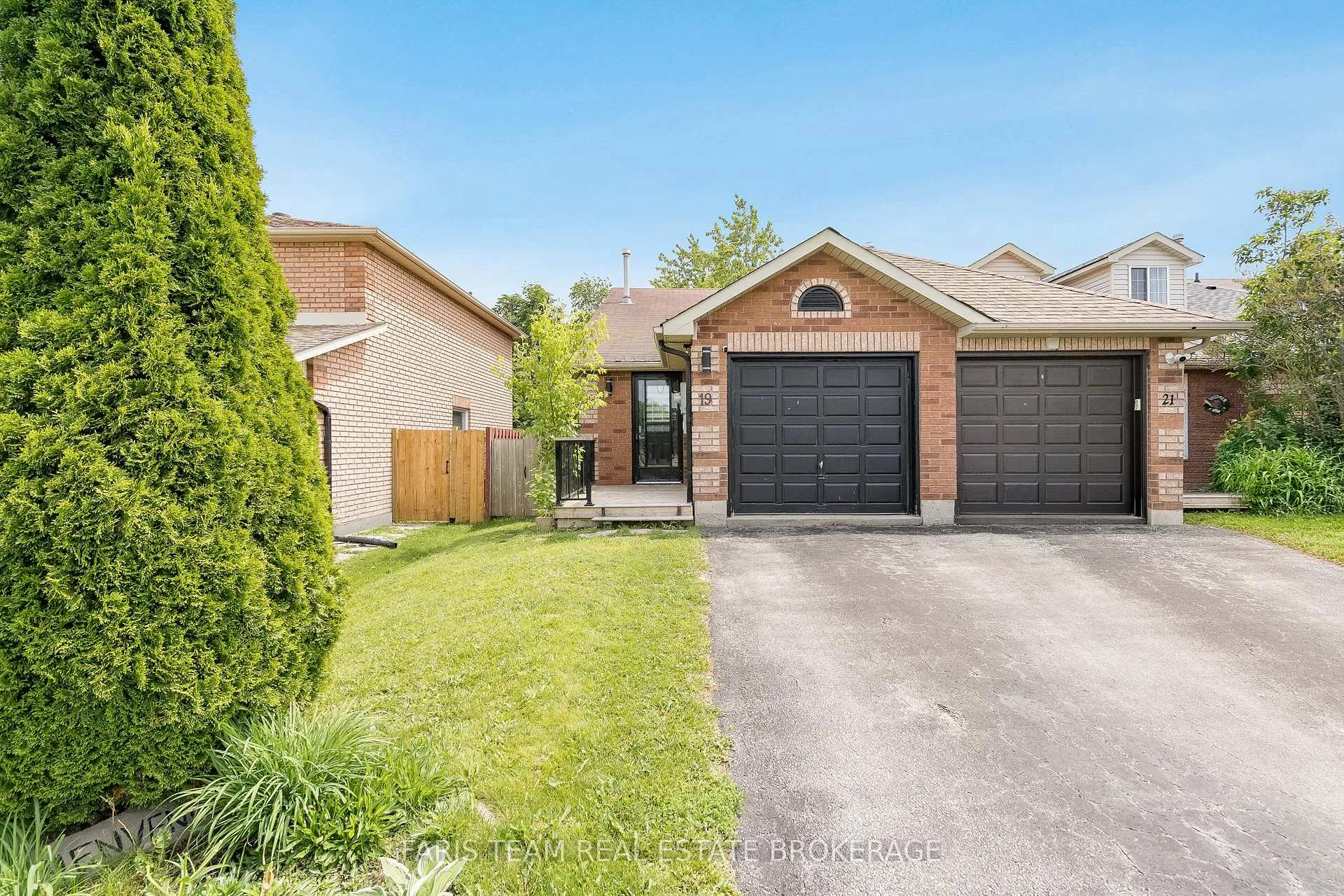 Photo 1 of 19 Seymour Crescent, Barrie, Holly — HOMEH