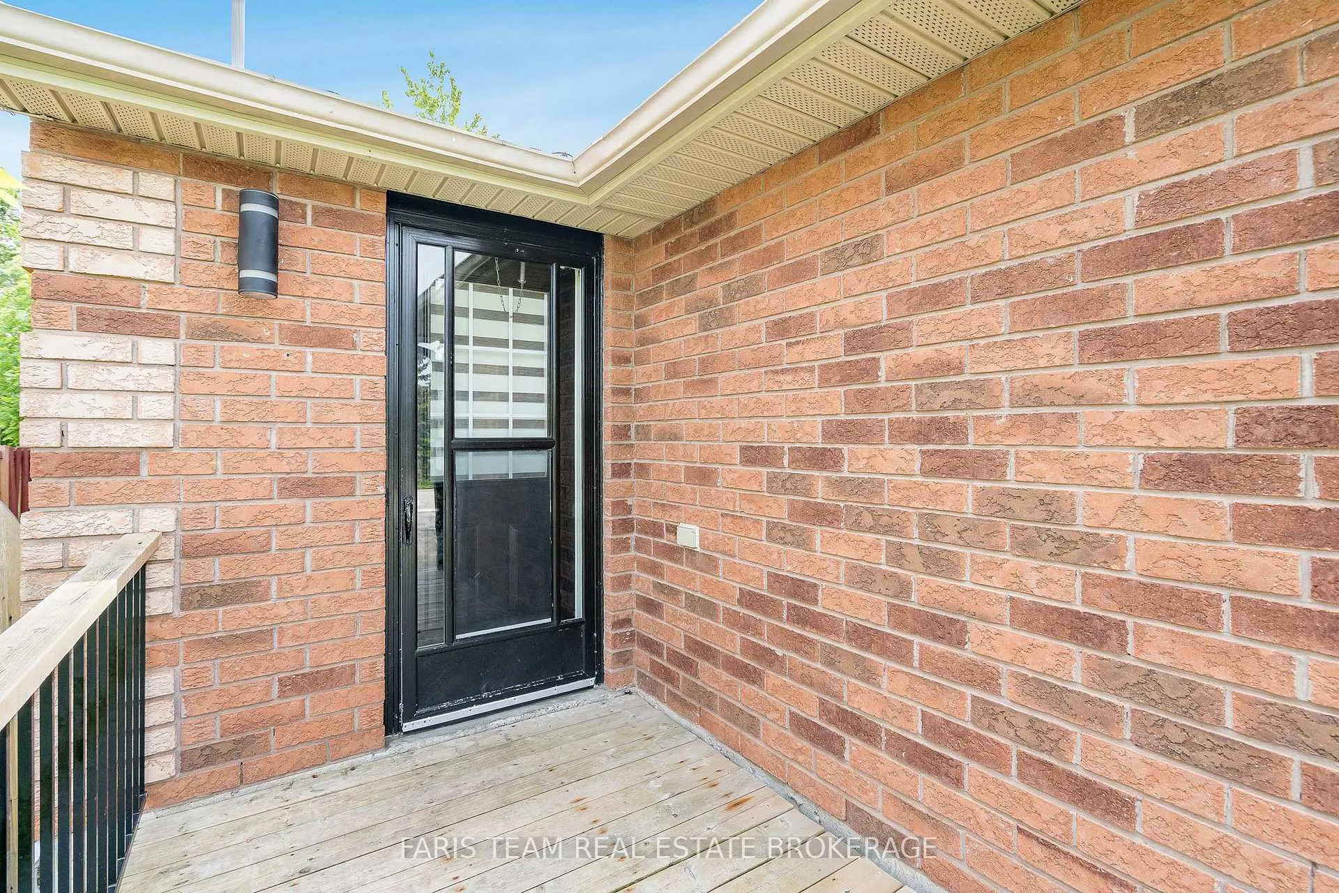 Photo 3 of 19 Seymour Crescent, Barrie, Holly — HOMEH