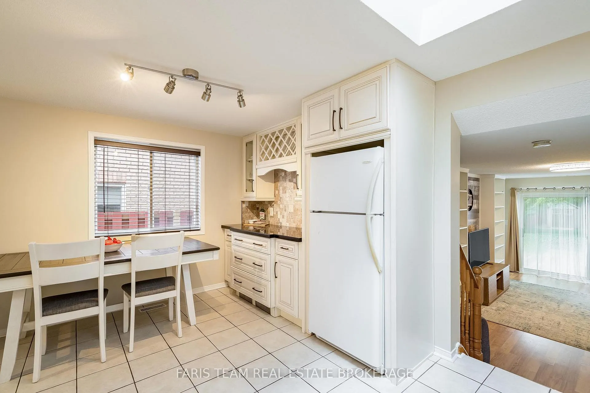 Photo 6 of 19 Seymour Crescent, Barrie, Holly — HOMEH