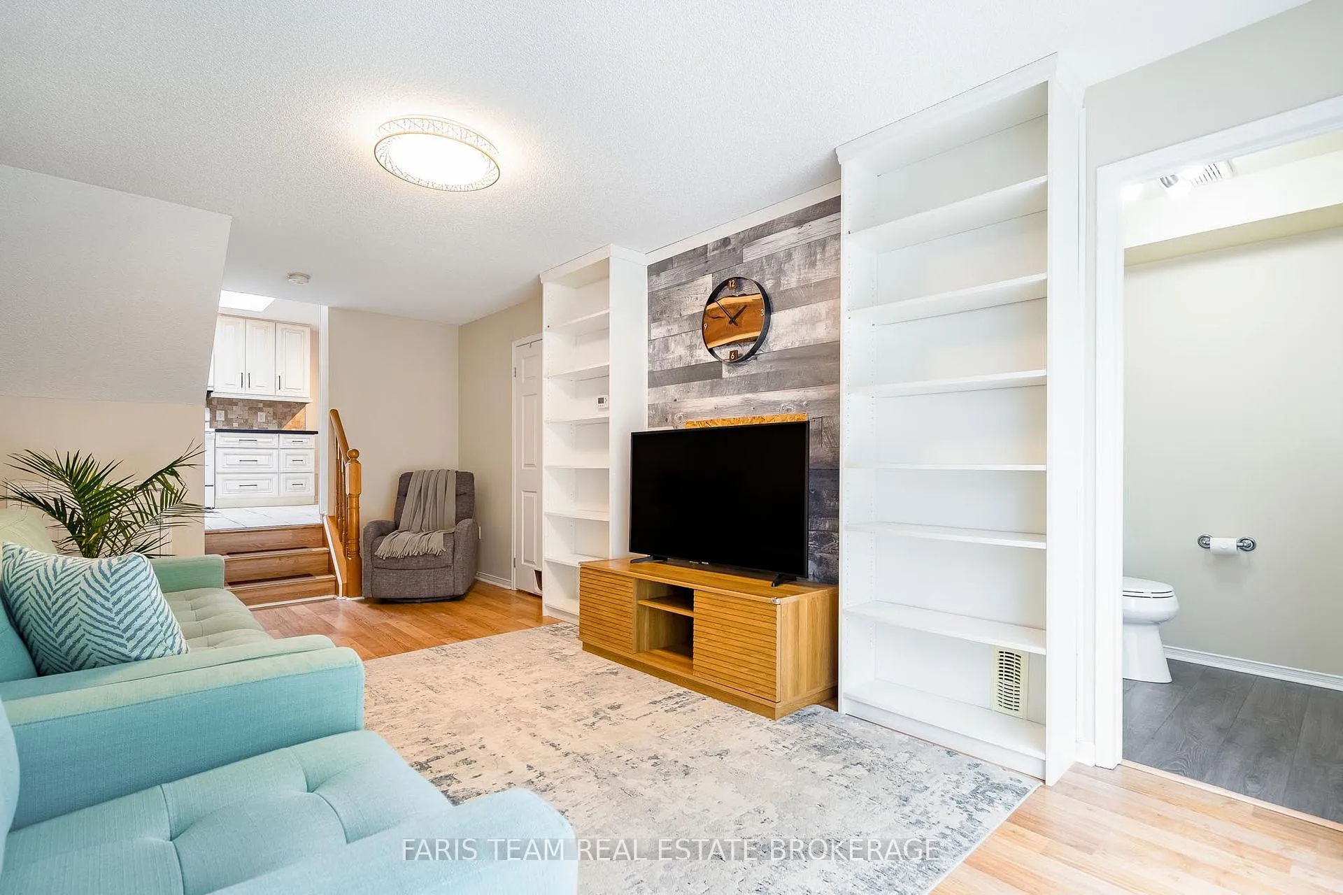 Photo 11 of 19 Seymour Crescent, Barrie, Holly — HOMEH
