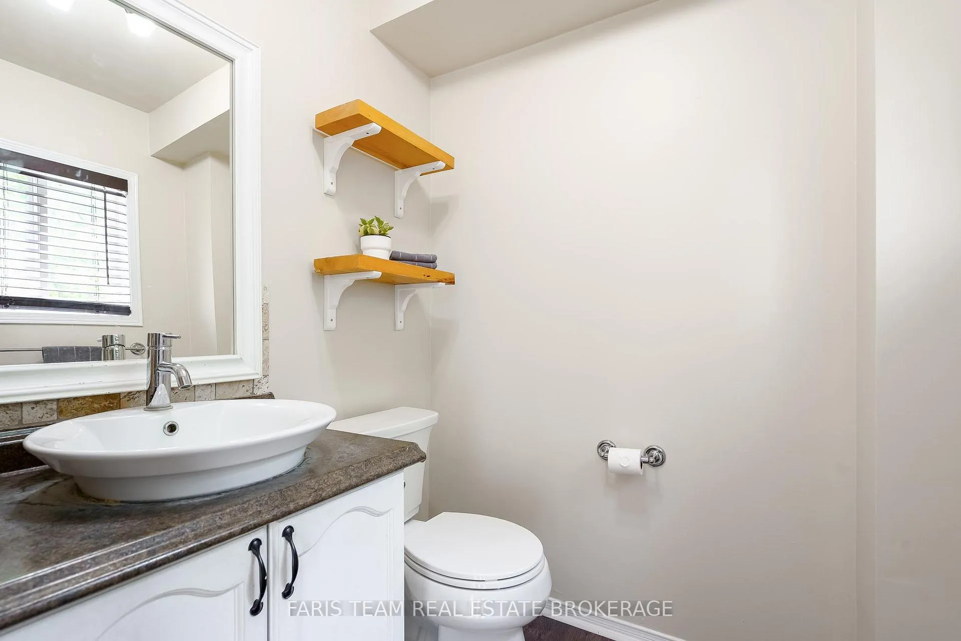 Photo 12 of 19 Seymour Crescent, Barrie, Holly — HOMEH