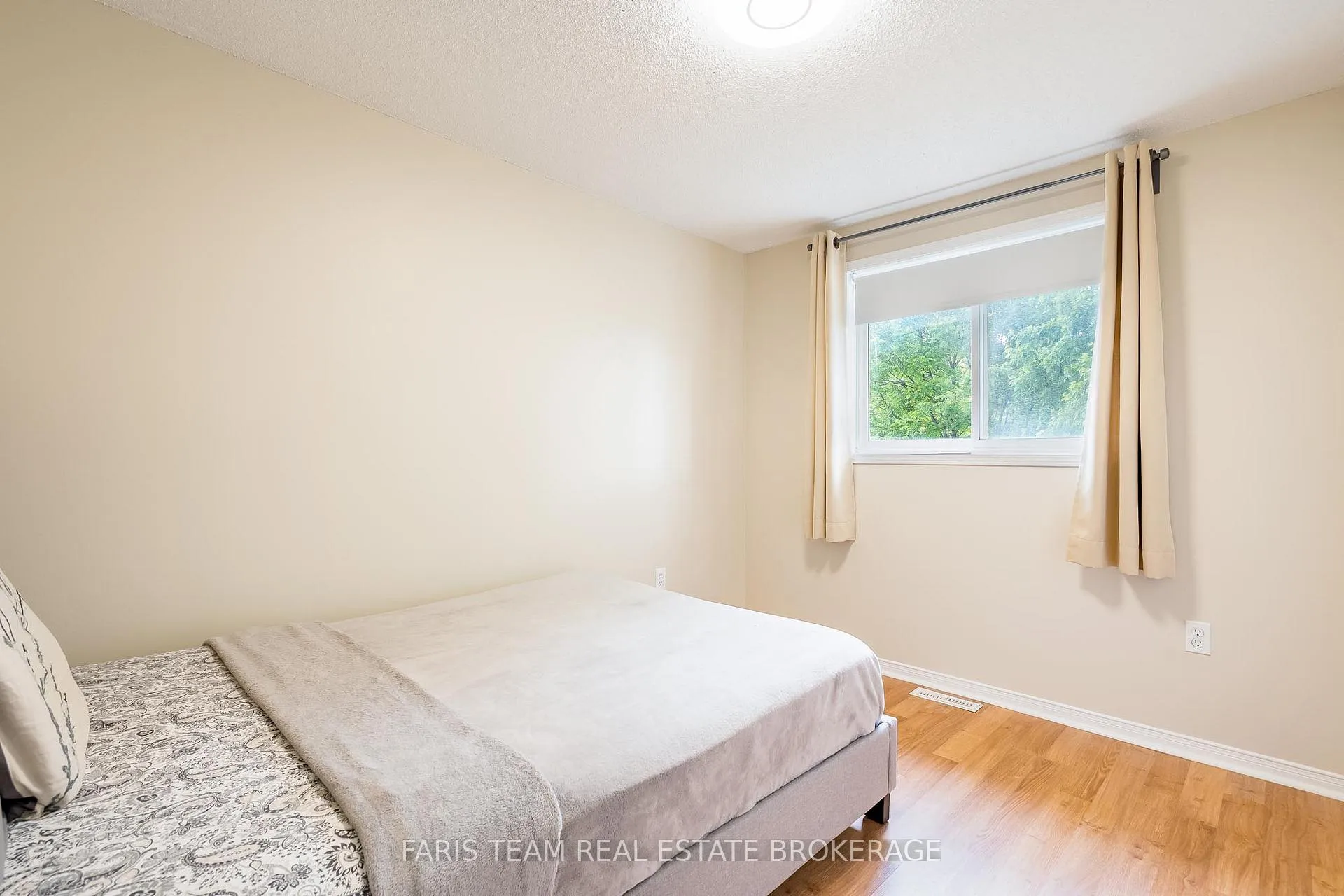 Photo 16 of 19 Seymour Crescent, Barrie, Holly — HOMEH