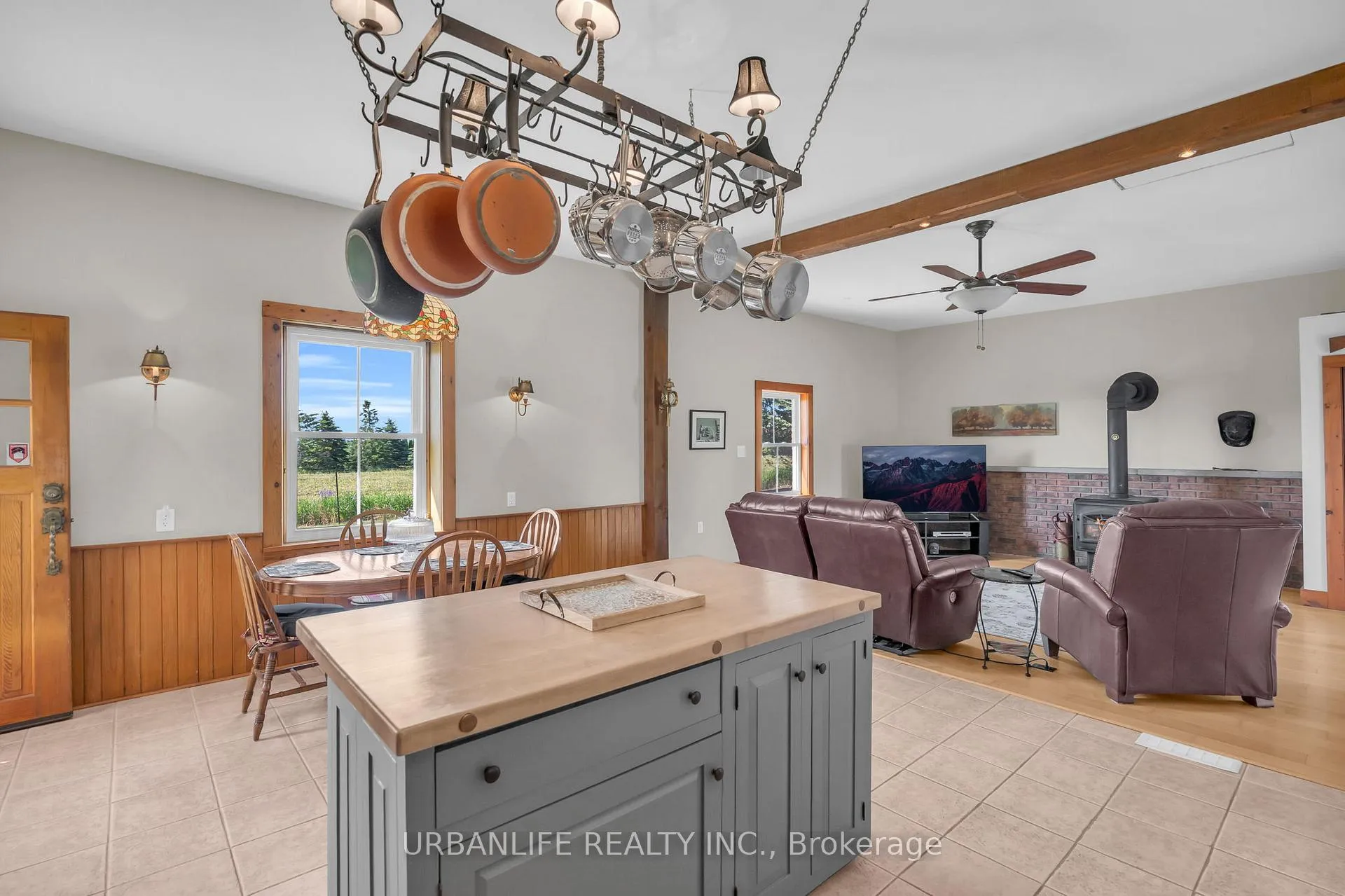 Photo 19 of 6422 10th Line, Essa, Rural Essa — HOMEH