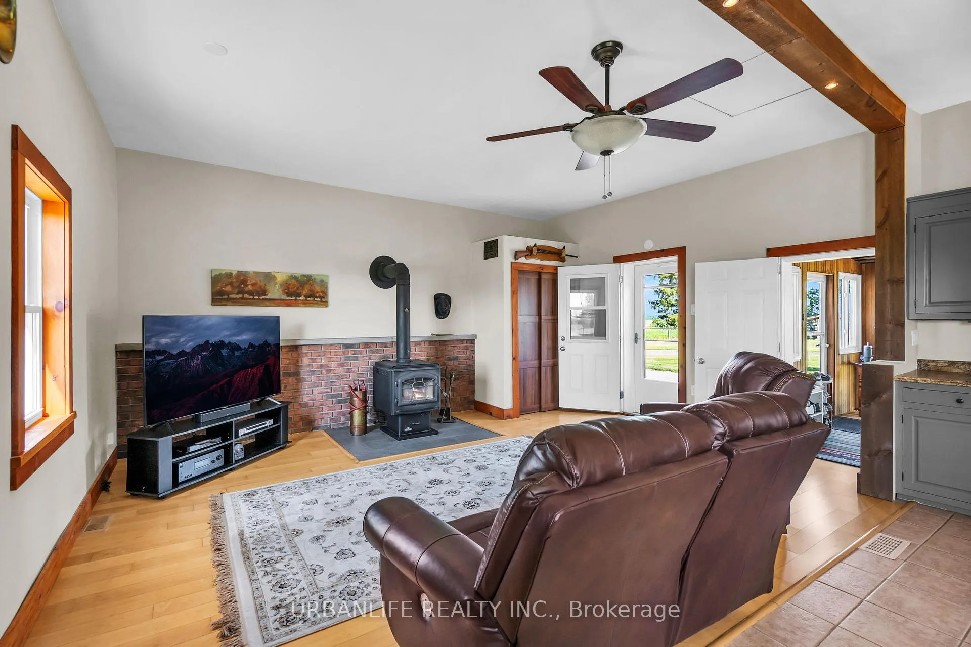 Photo 20 of 6422 10th Line, Essa, Rural Essa — HOMEH