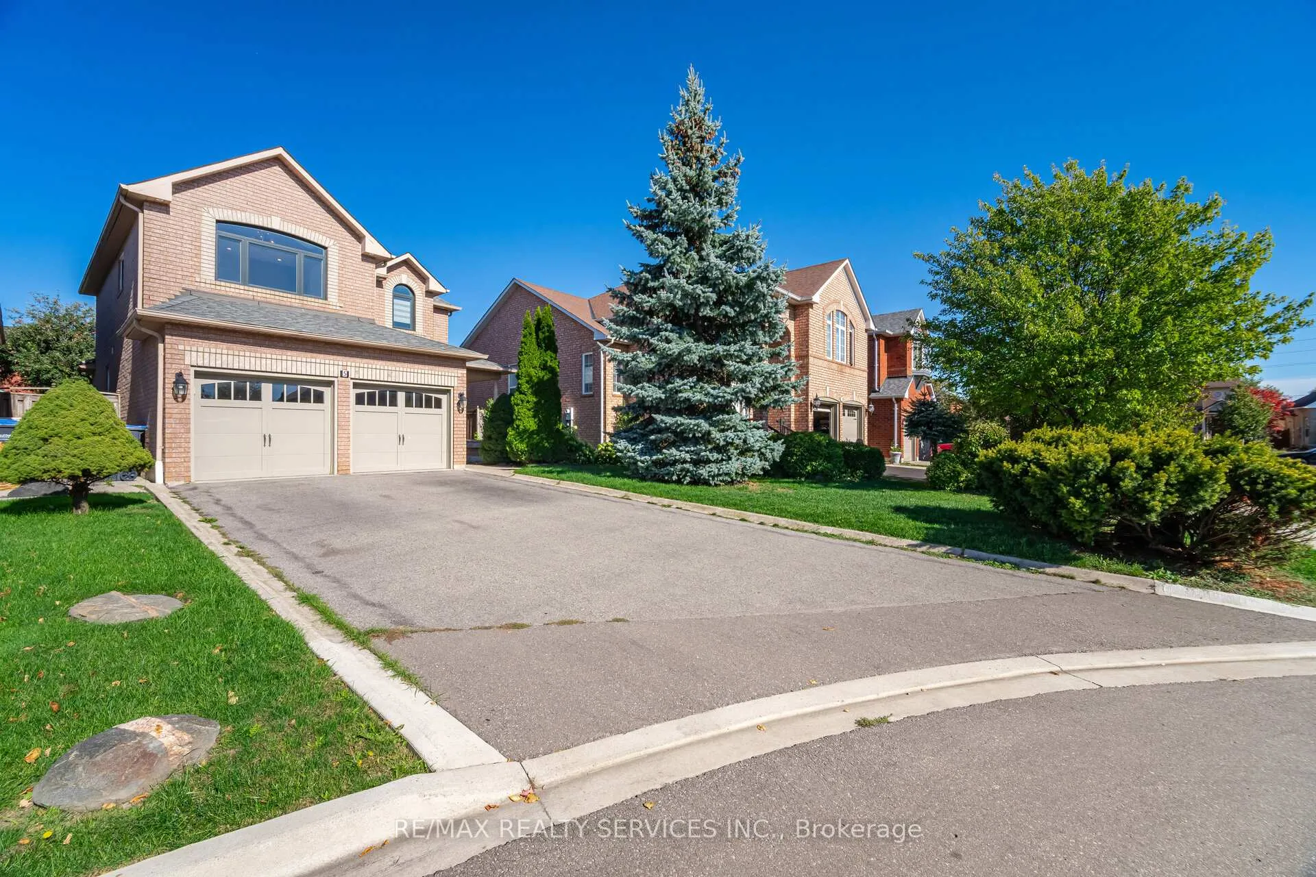Photo 3 of 5 Melrose Gardens, Brampton, Snelgrove — HOMEH