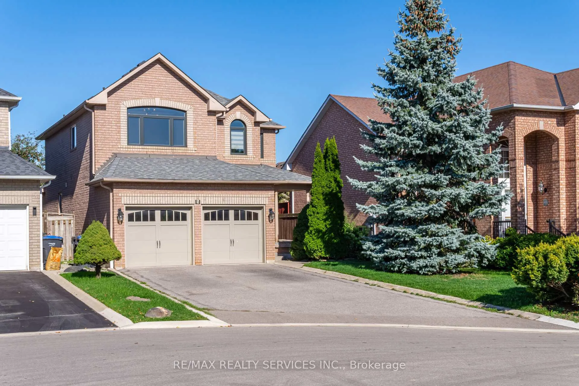 Photo 4 of 5 Melrose Gardens, Brampton, Snelgrove — HOMEH