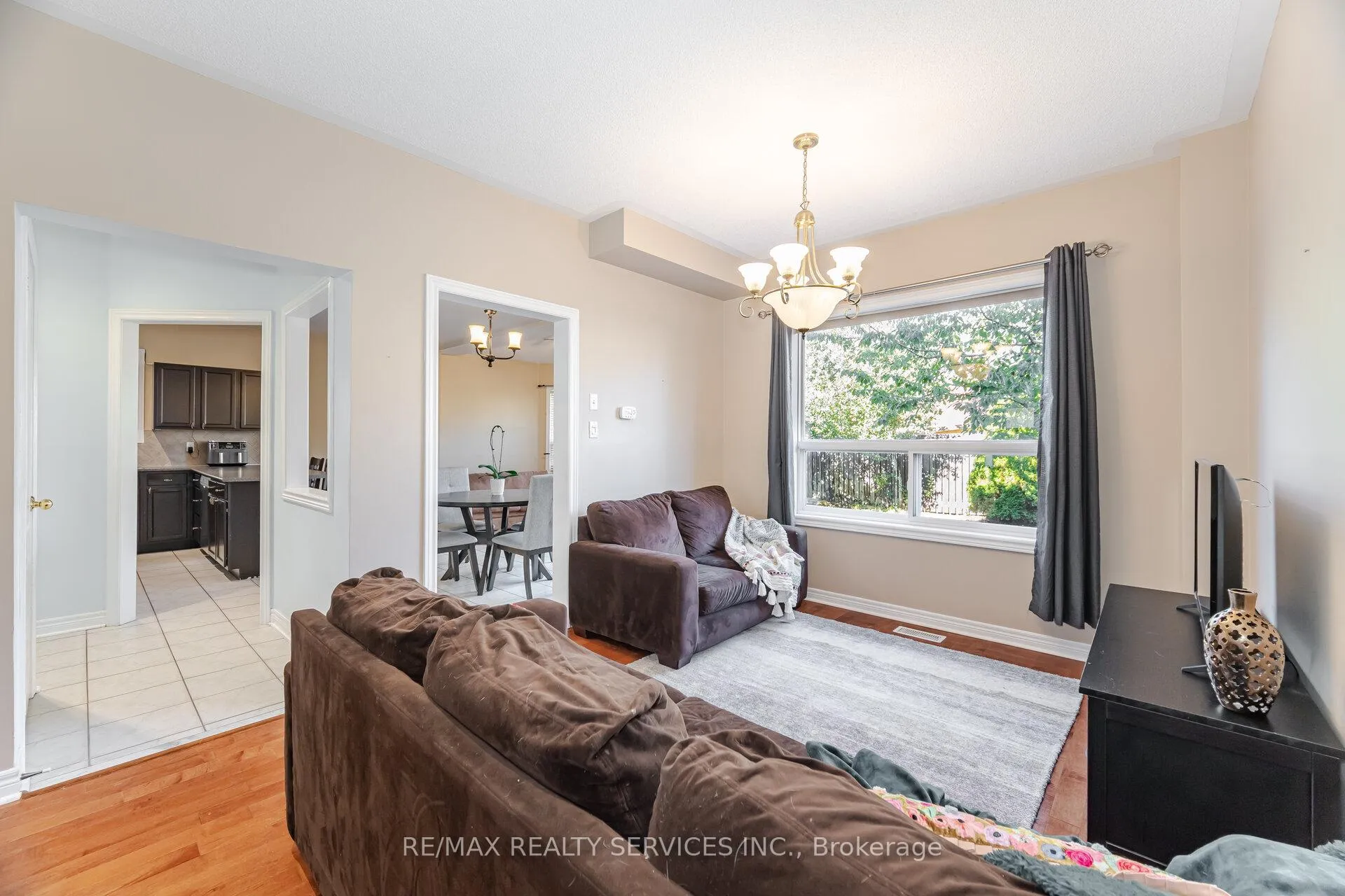 Photo 12 of 5 Melrose Gardens, Brampton, Snelgrove — HOMEH